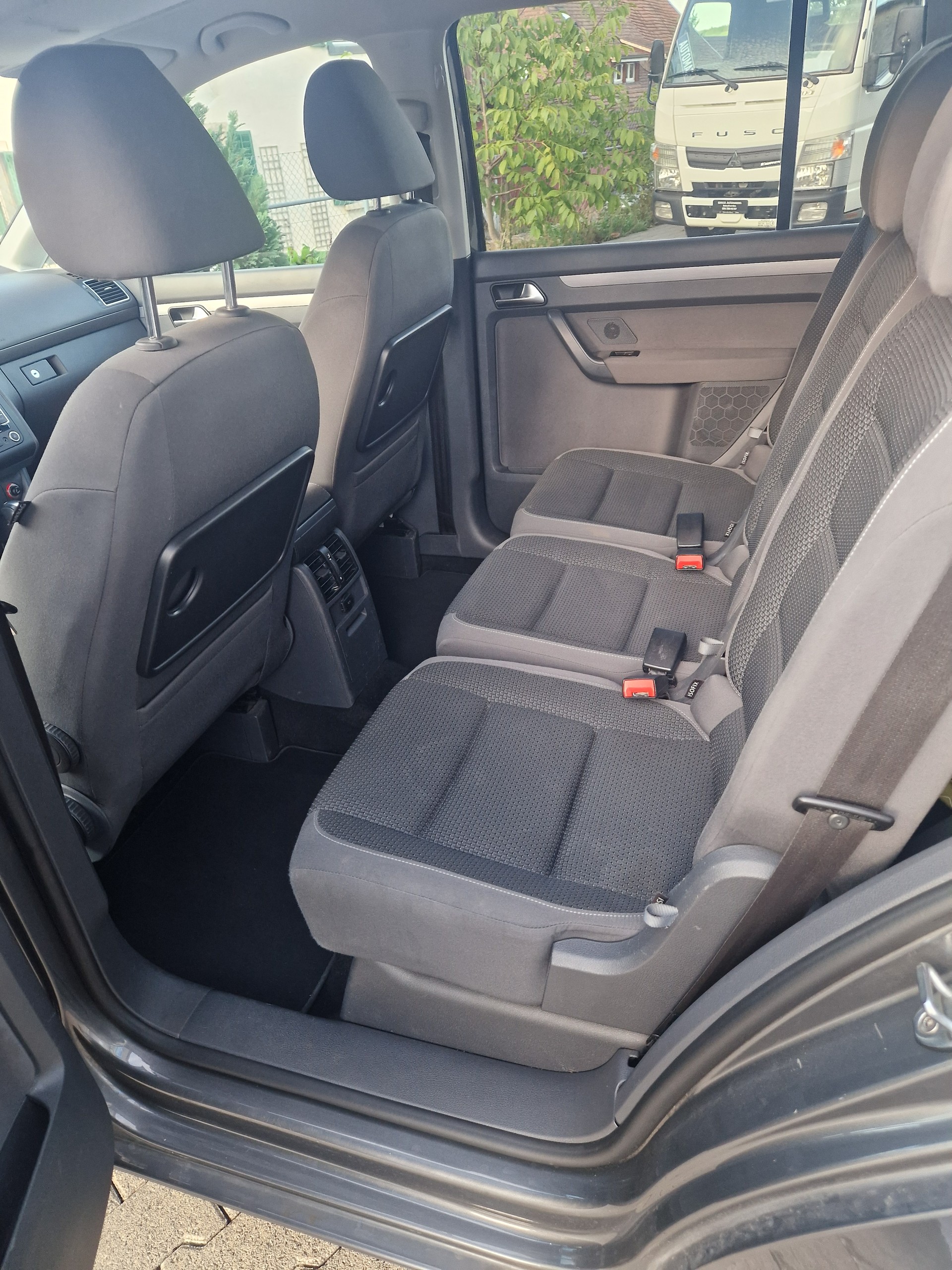 VW Touran 2.0 TDI BMT Comfortline DSG-image-9