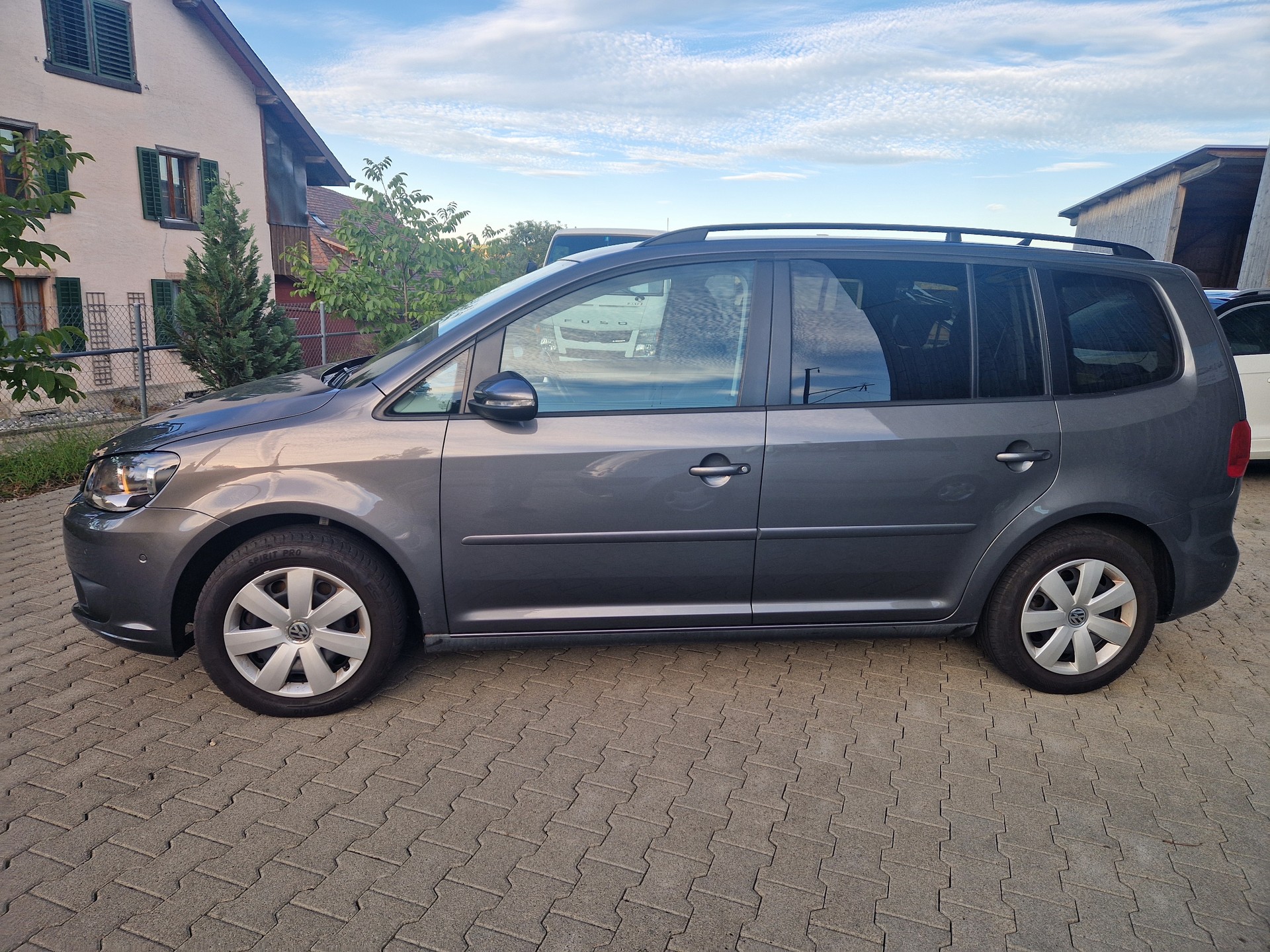 VW Touran 2.0 TDI BMT Comfortline DSG-image-3