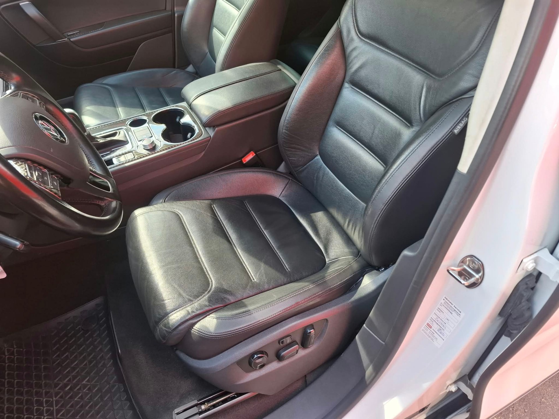 VW Touareg 3.0 TDI BlueMotion Technology Tiptronic-image-5