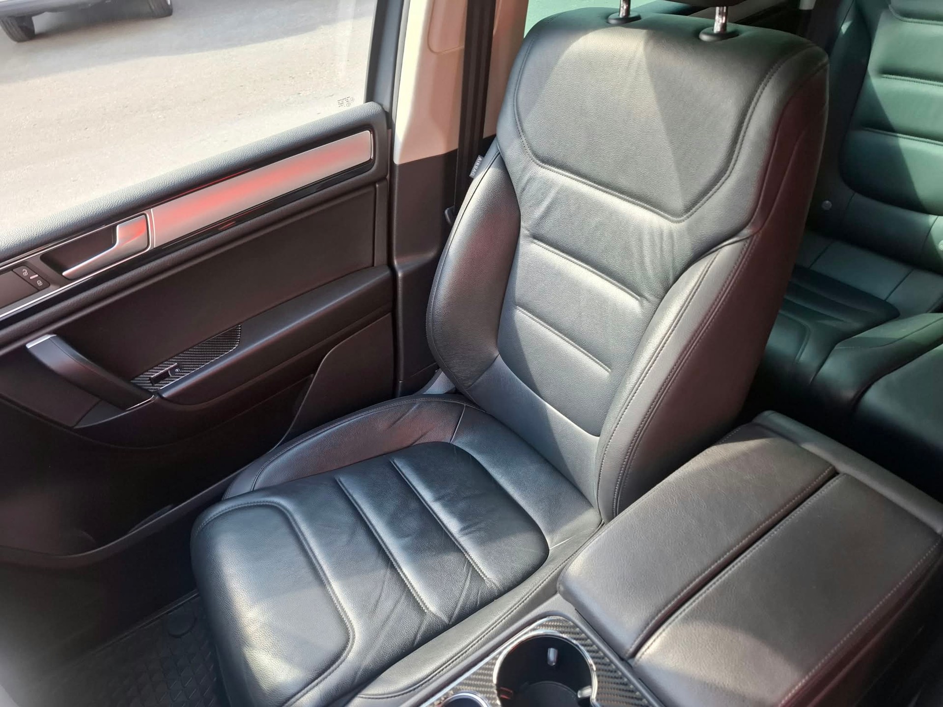 VW Touareg 3.0 TDI BlueMotion Technology Tiptronic-image-6