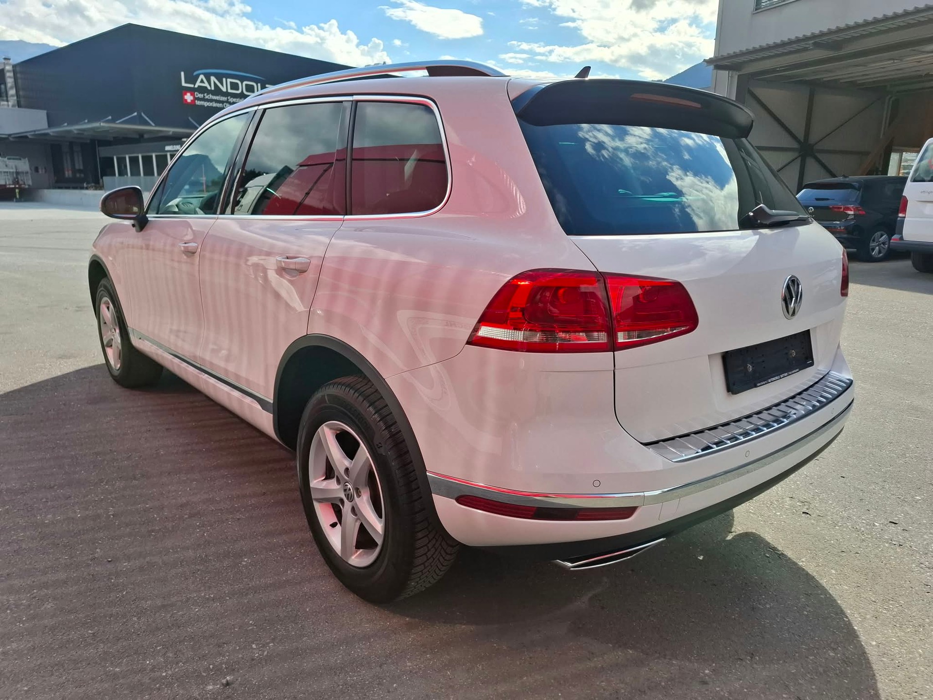 VW Touareg 3.0 TDI BlueMotion Technology Tiptronic-image-3