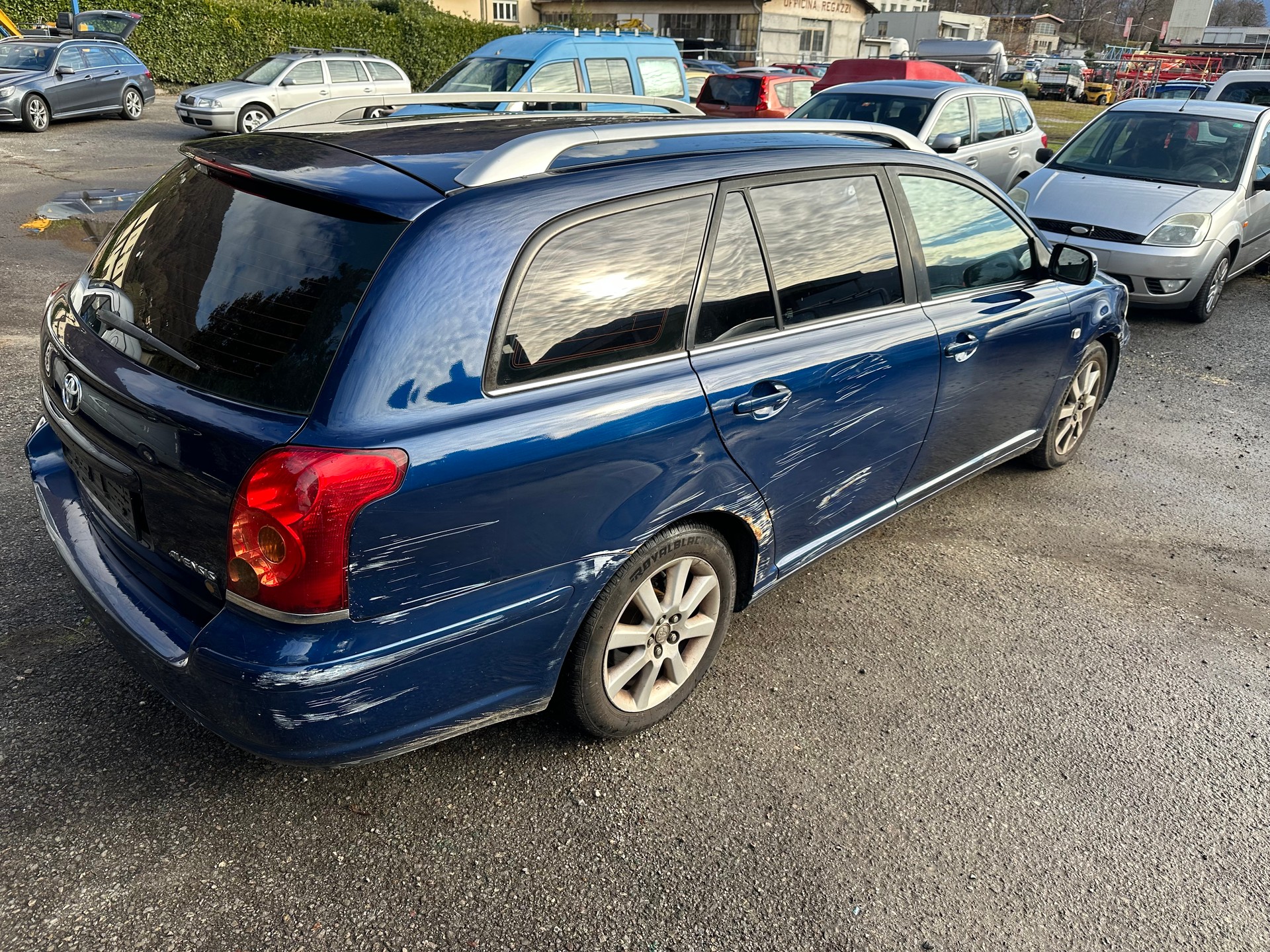 TOYOTA Avensis 2.0 D4 VVT-i Linea Sol Sportswagon-image-2