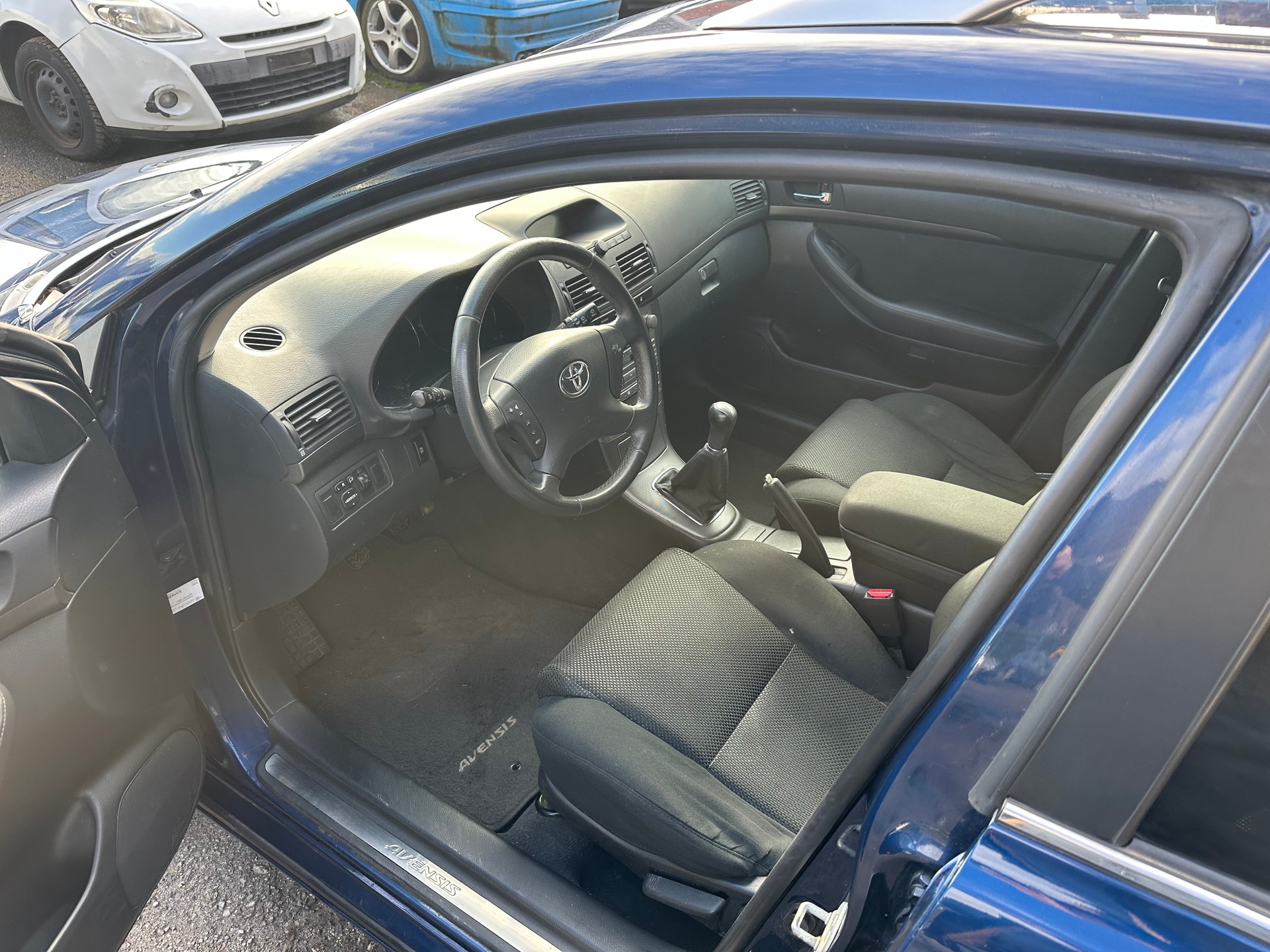 TOYOTA Avensis 2.0 D4 VVT-i Linea Sol Sportswagon-image-6