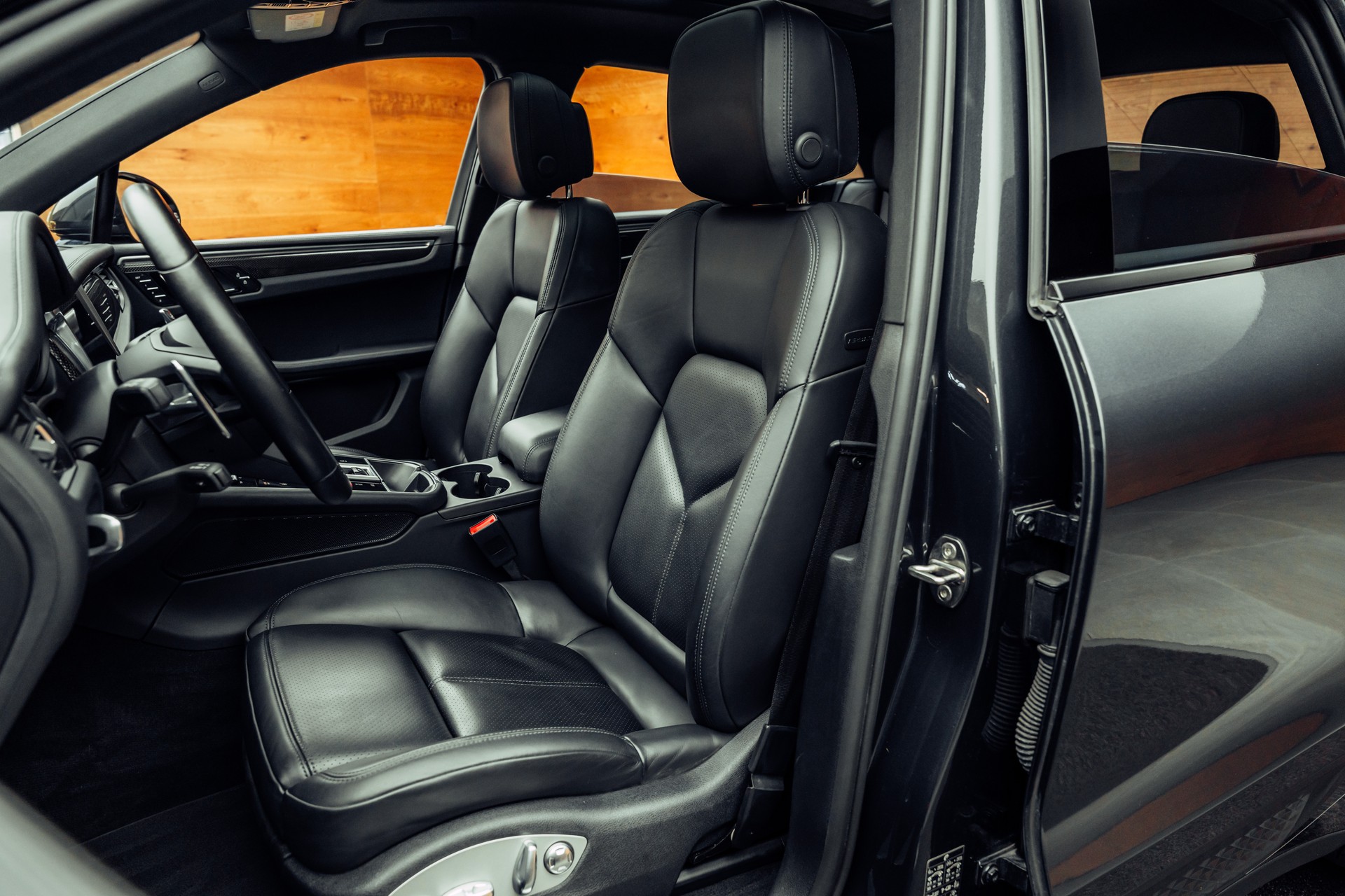 PORSCHE Macan S PDK-image-5