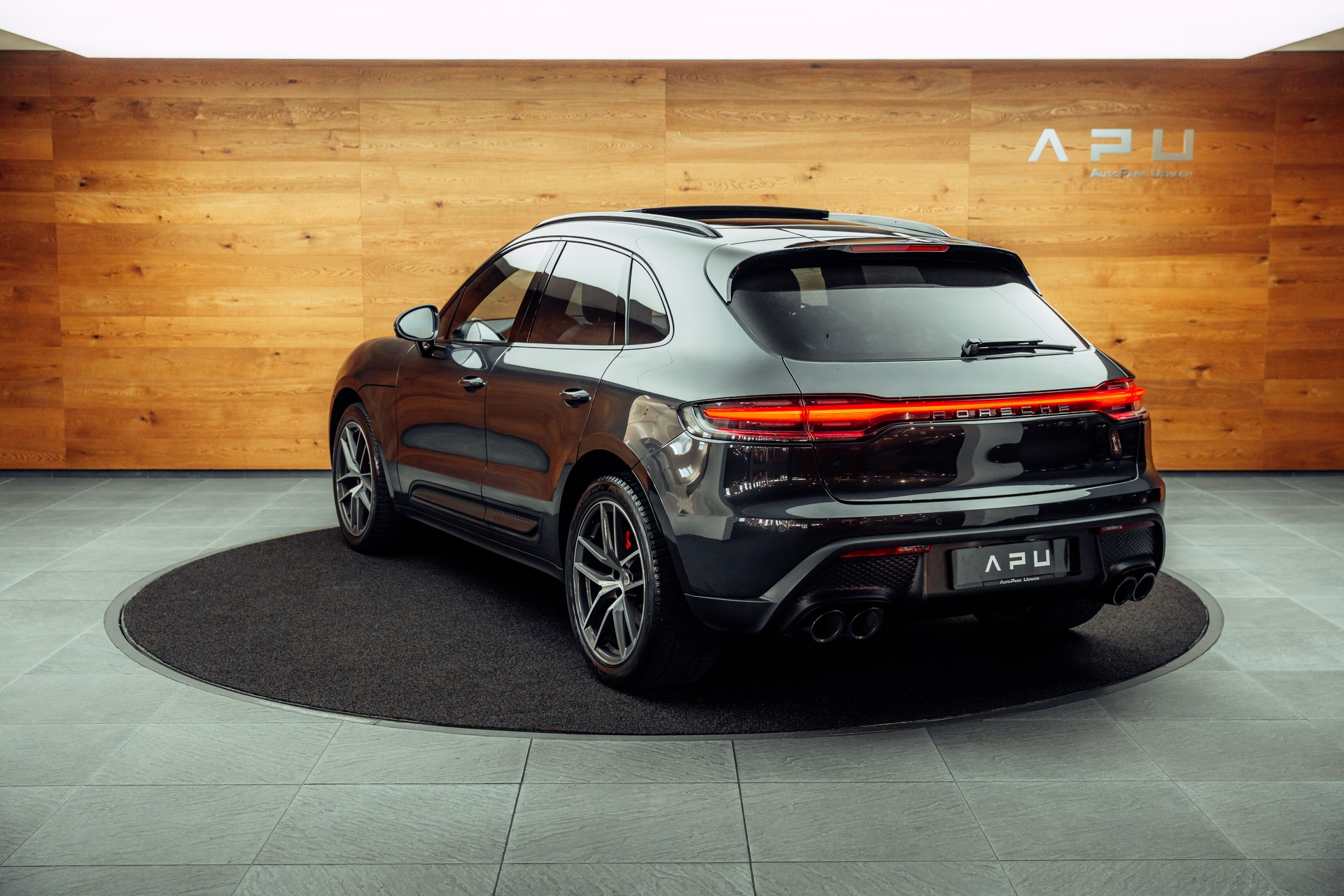 PORSCHE Macan S PDK-image-2