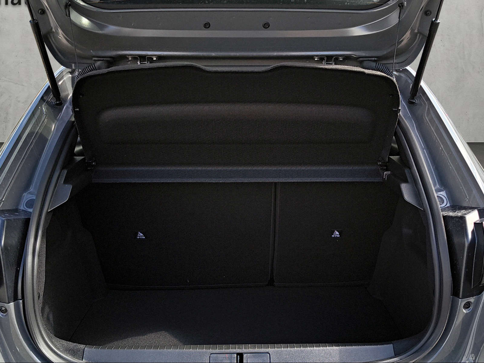 PEUGEOT 208 1.2 Hybrid 145 GT Exclusive-image-6