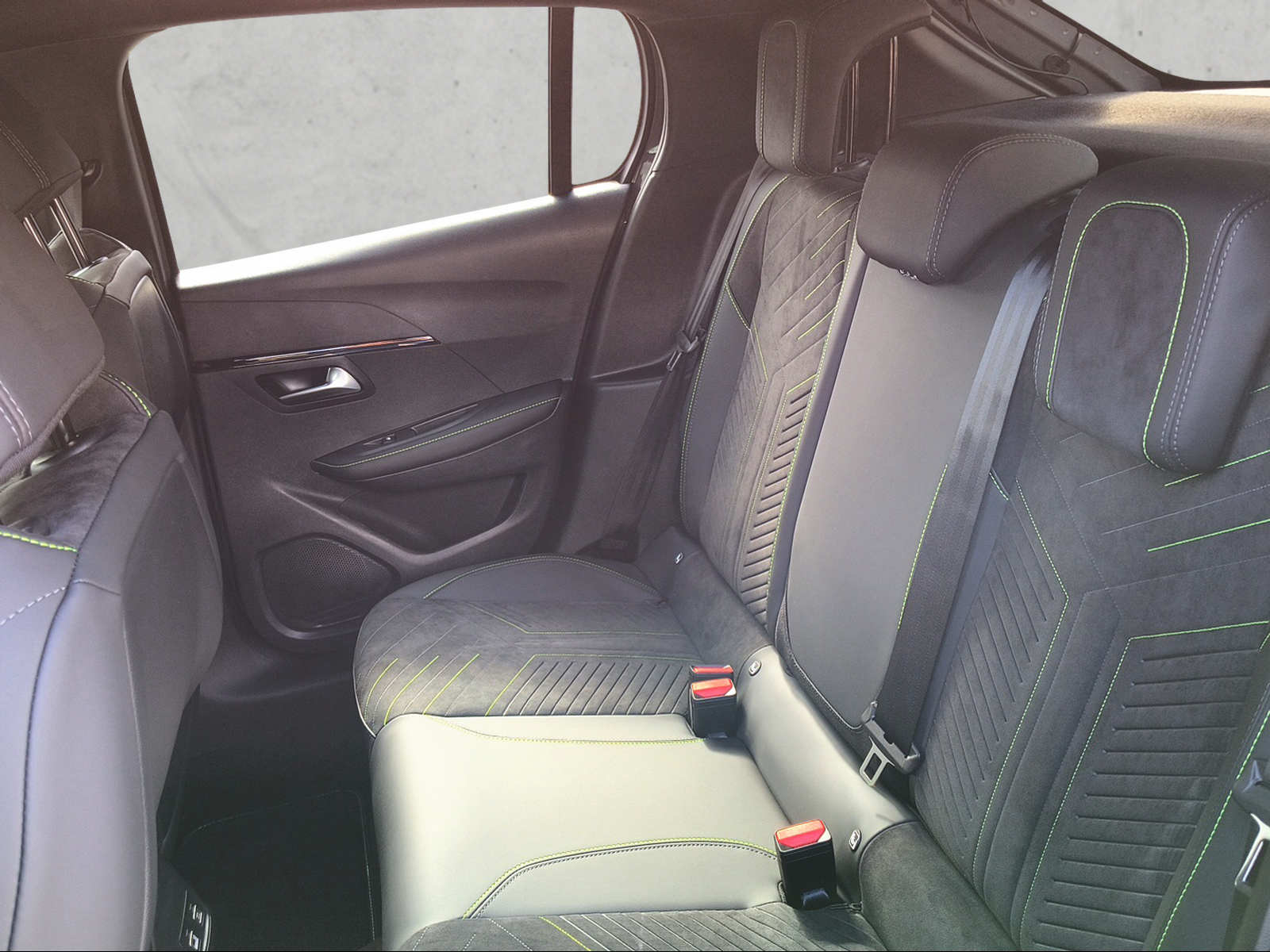 PEUGEOT 208 1.2 Hybrid 145 GT Exclusive-image-9