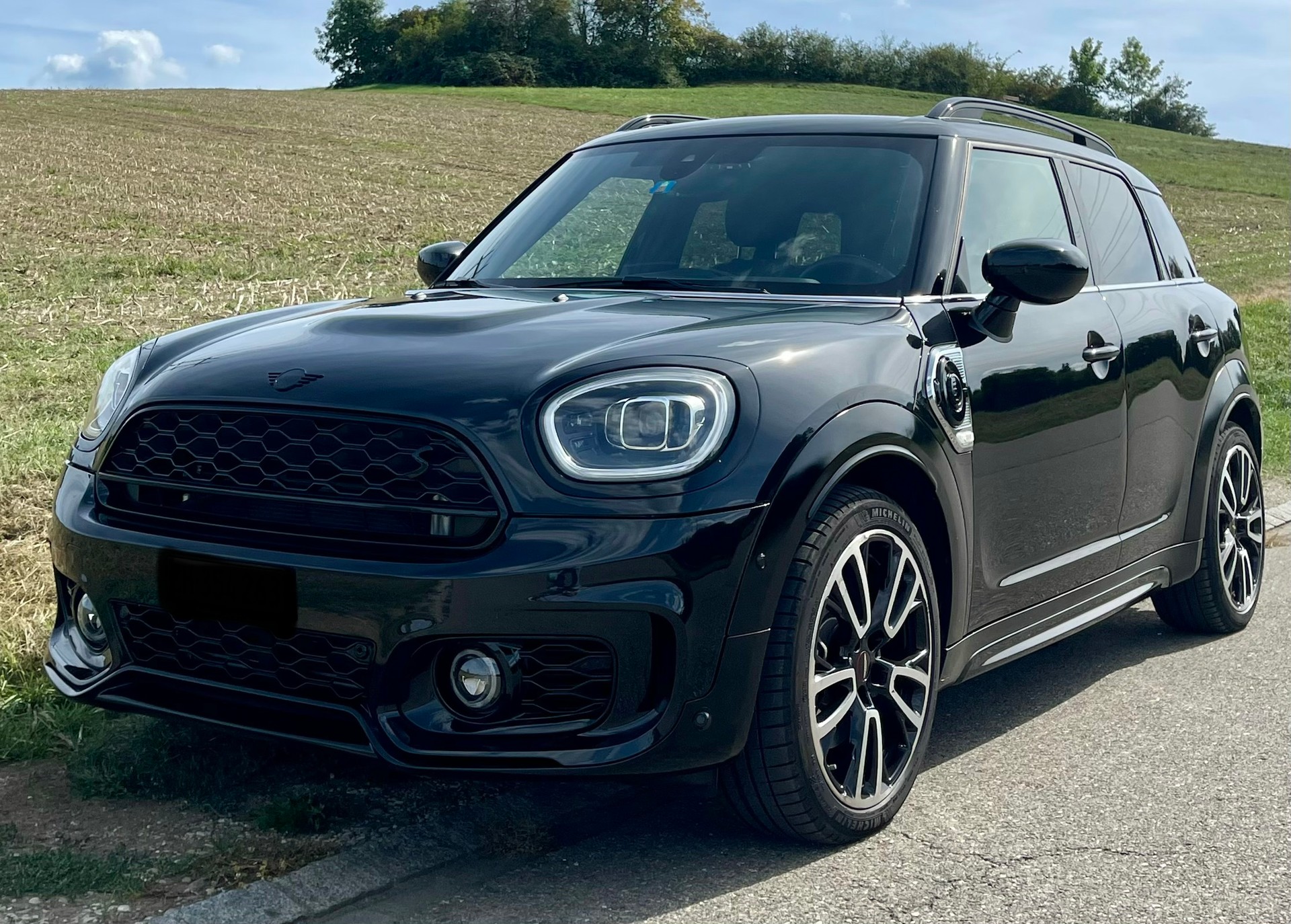 MINI 1.5i Cooper S E ALL4-image-0