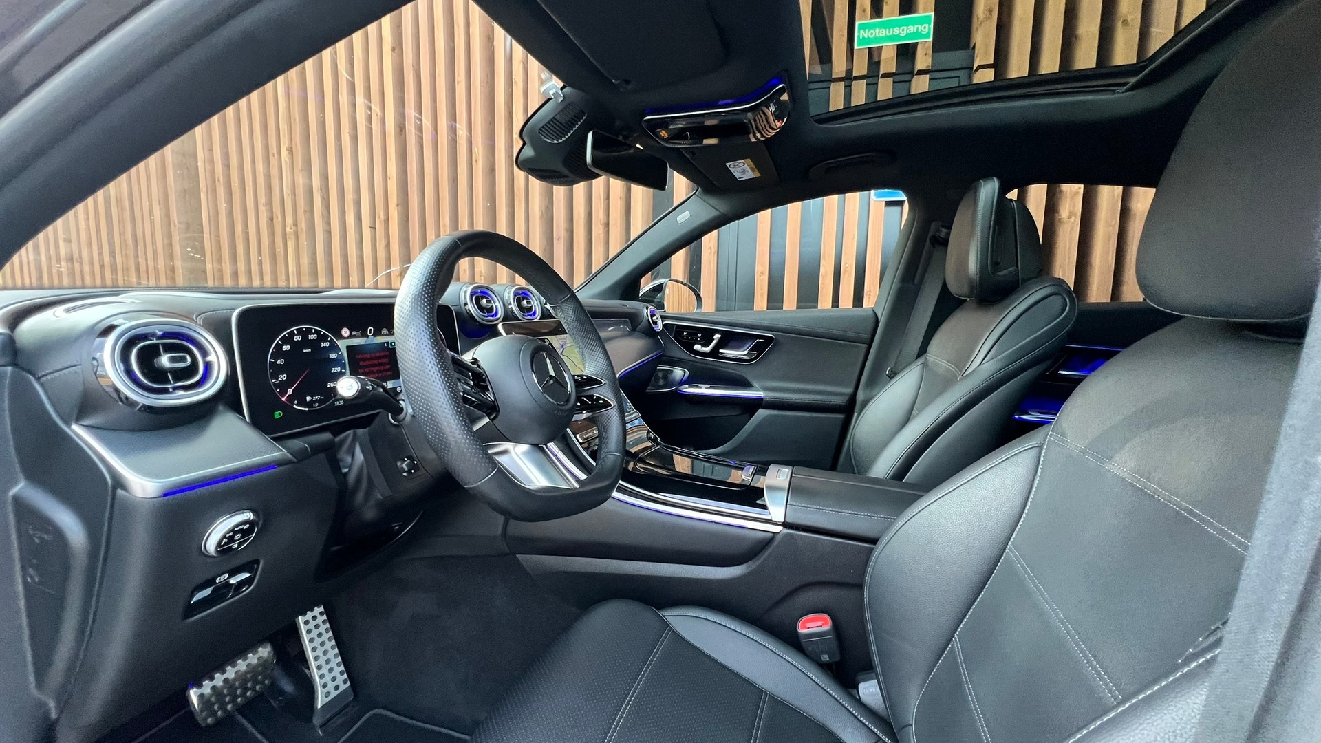 MERCEDES-BENZ GLC COUPÉ 220 D 4MATIC AMG LINE PLUS 9G-TRONIC l 197 PS-image-23