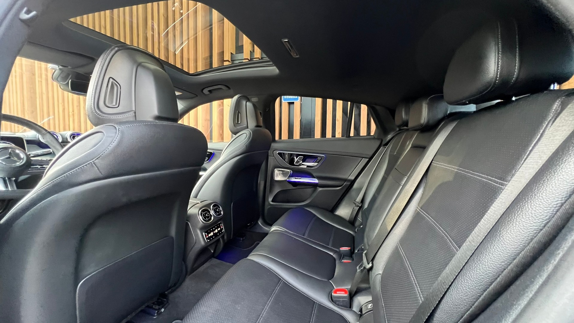 MERCEDES-BENZ GLC COUPÉ 220 D 4MATIC AMG LINE PLUS 9G-TRONIC l 197 PS-image-28