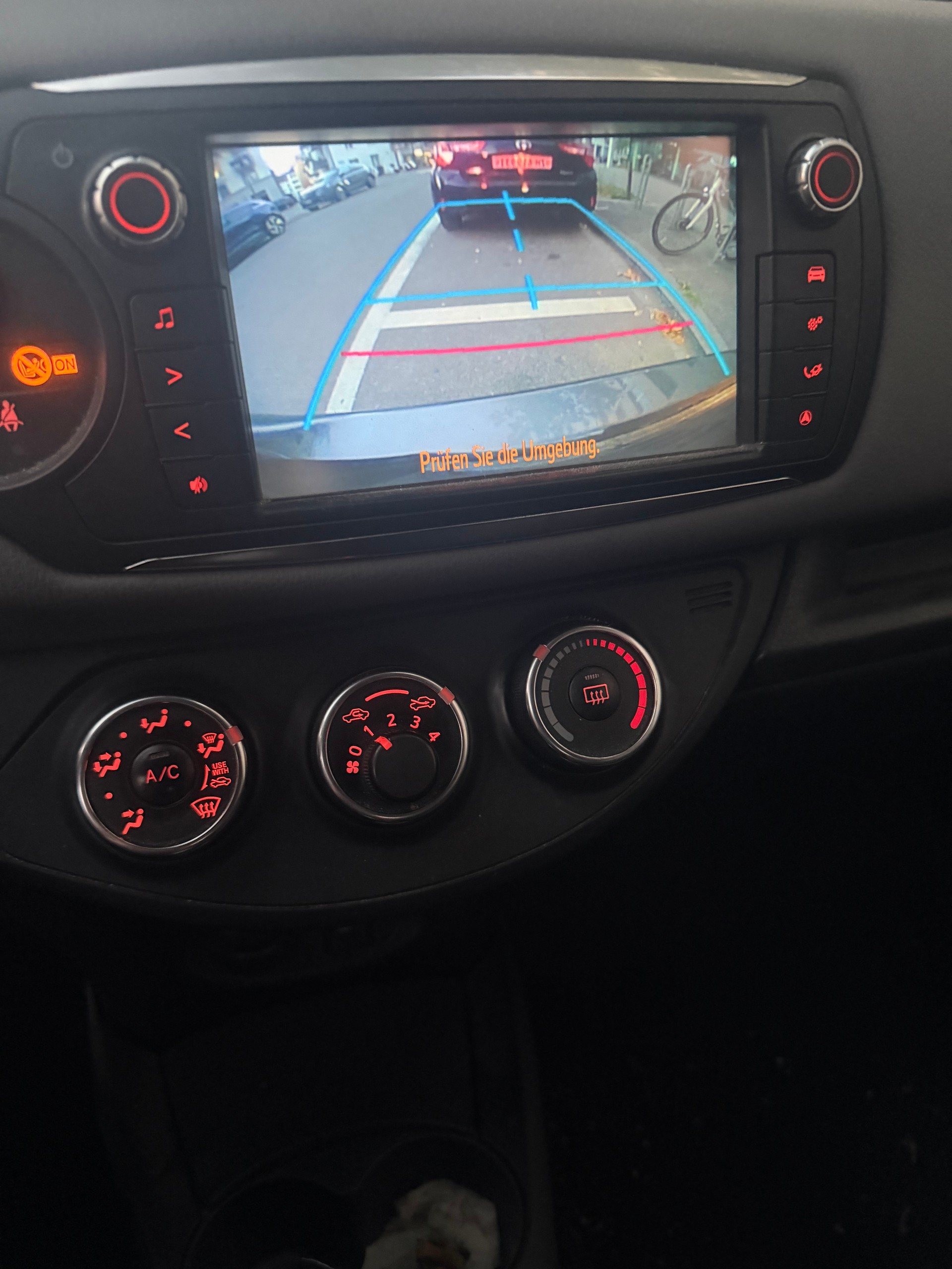 TOYOTA Yaris 1.33 Sol Premium-image-3