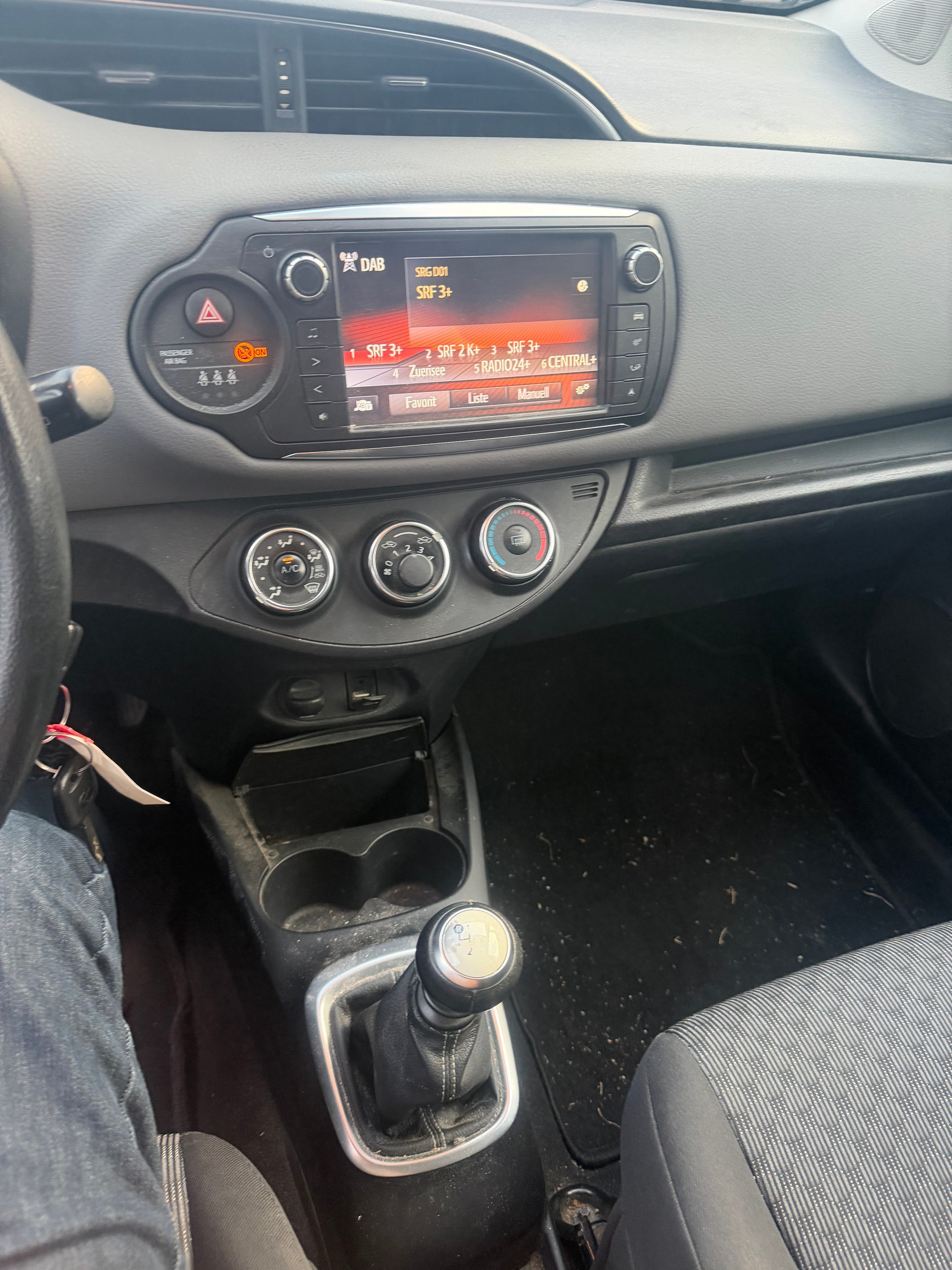 TOYOTA Yaris 1.33 Sol Premium