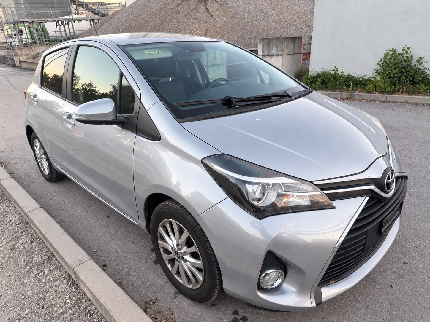 TOYOTA Yaris 1.33 Sol Premium-image-0