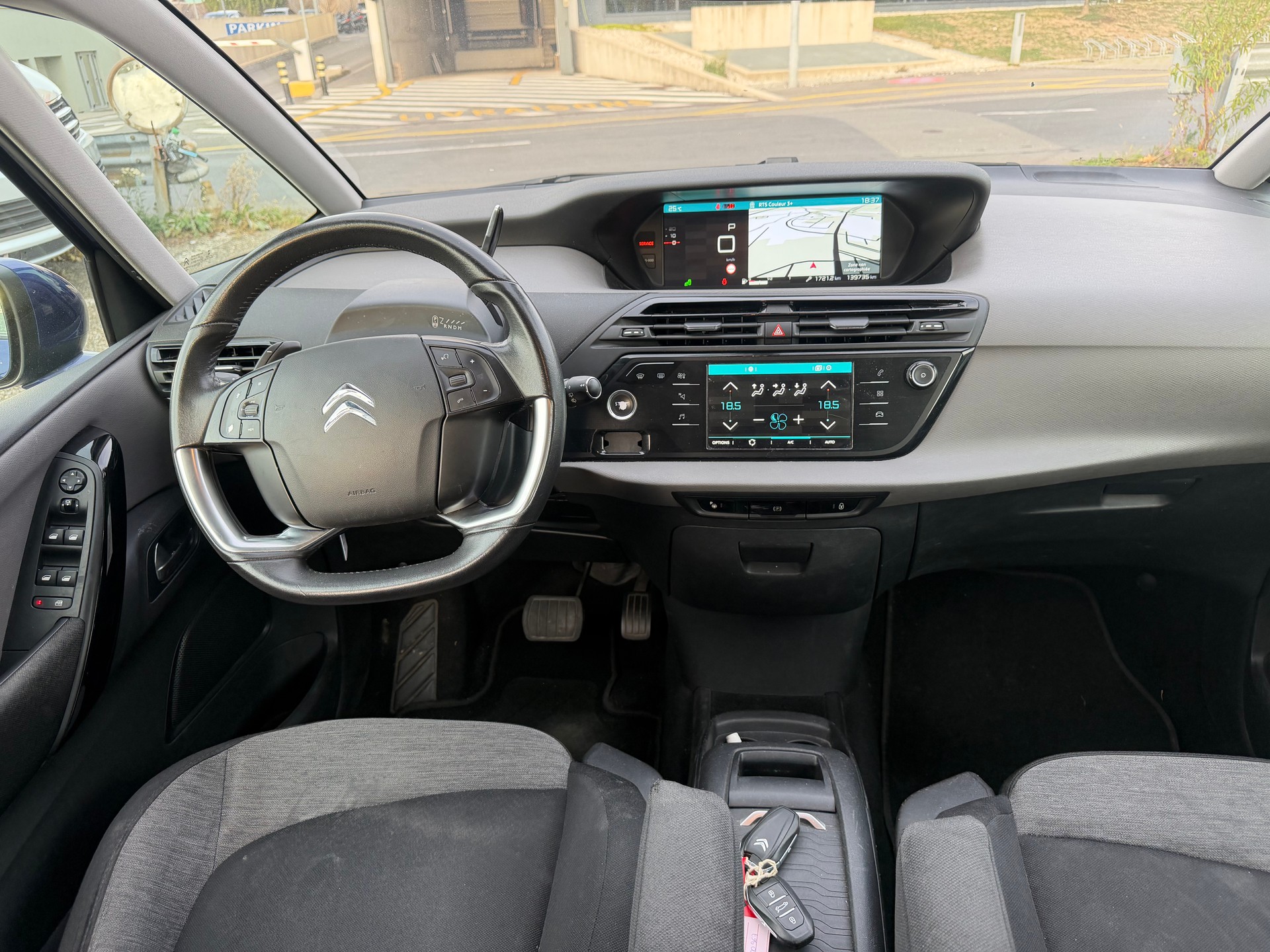 CITROEN Grand C4 Picasso 1.2 Pure Tech Shine EAT6-image-7