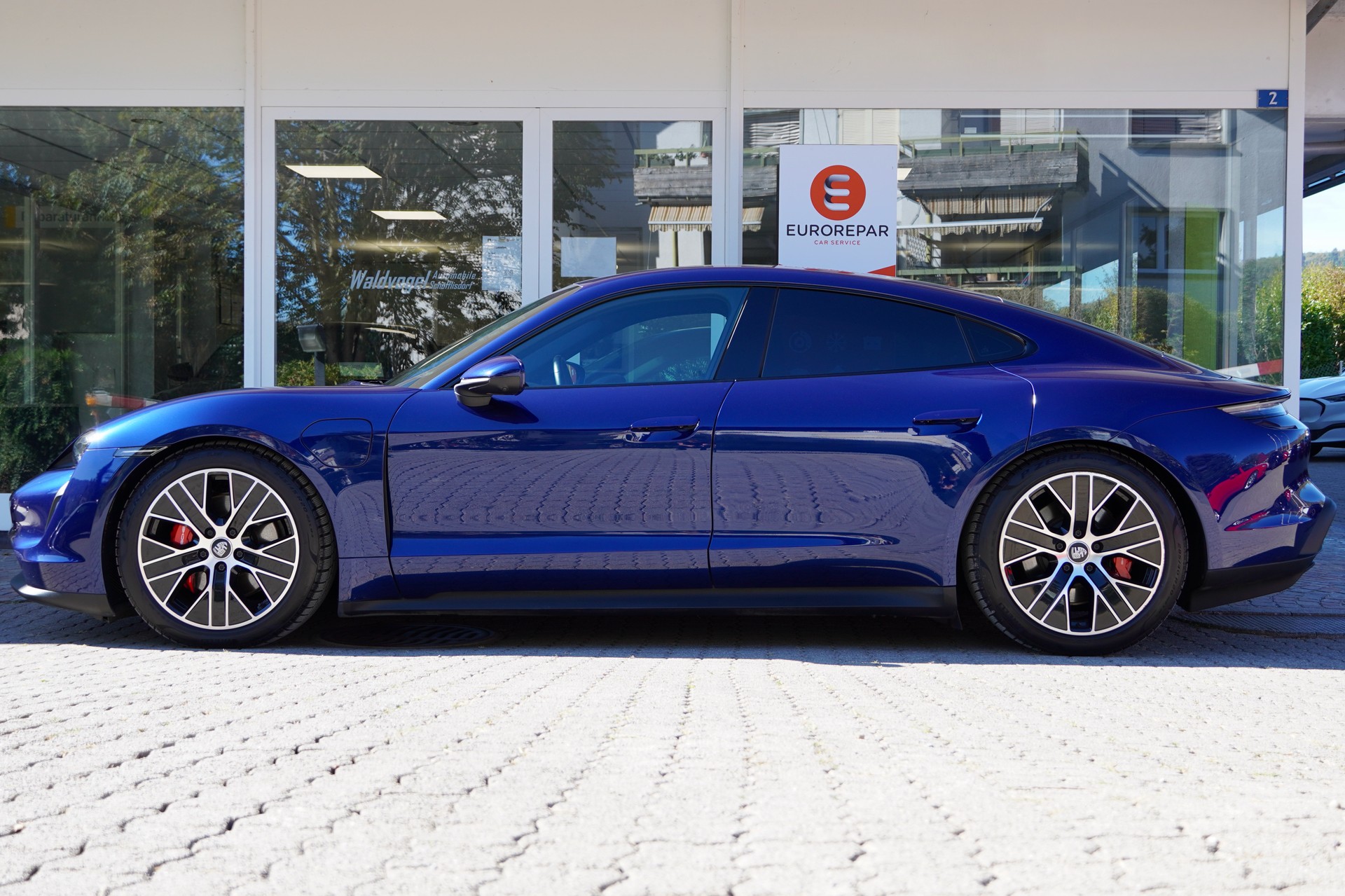 PORSCHE Taycan 4S-image-2