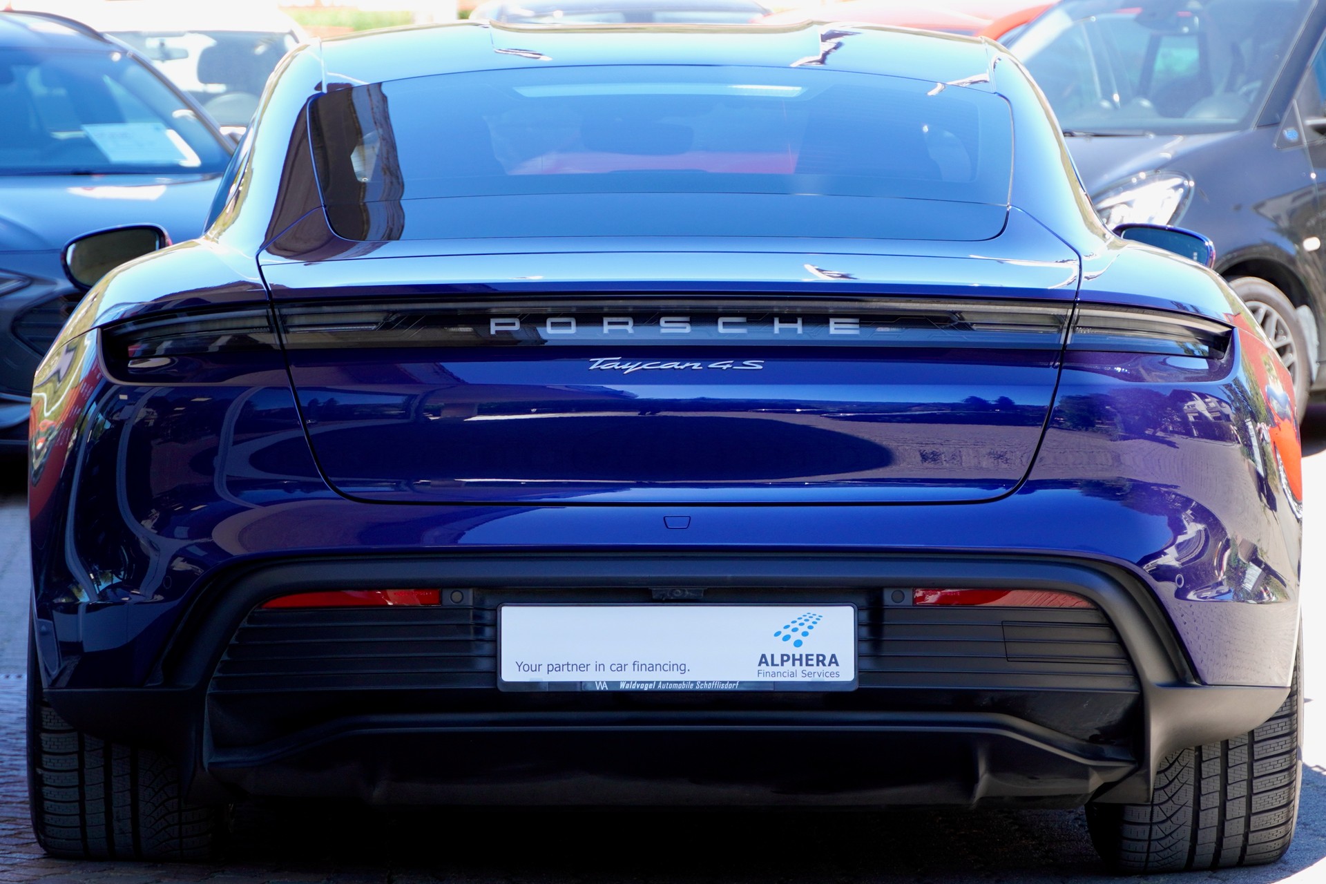 PORSCHE Taycan 4S-image-5