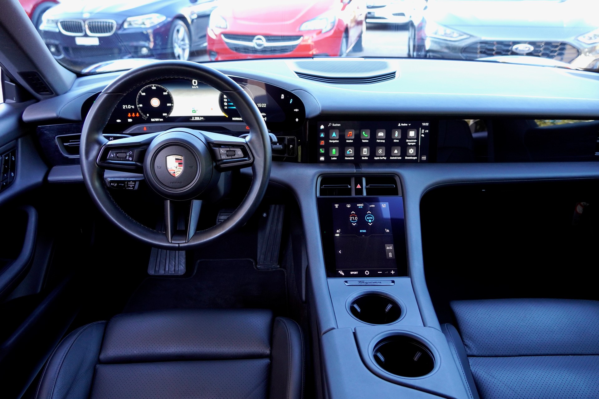 PORSCHE Taycan 4S-image-13