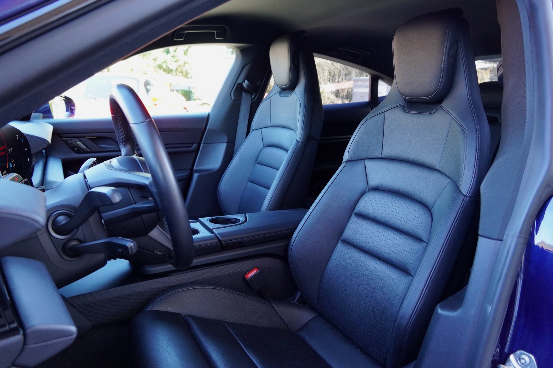 PORSCHE Taycan 4S-image-9