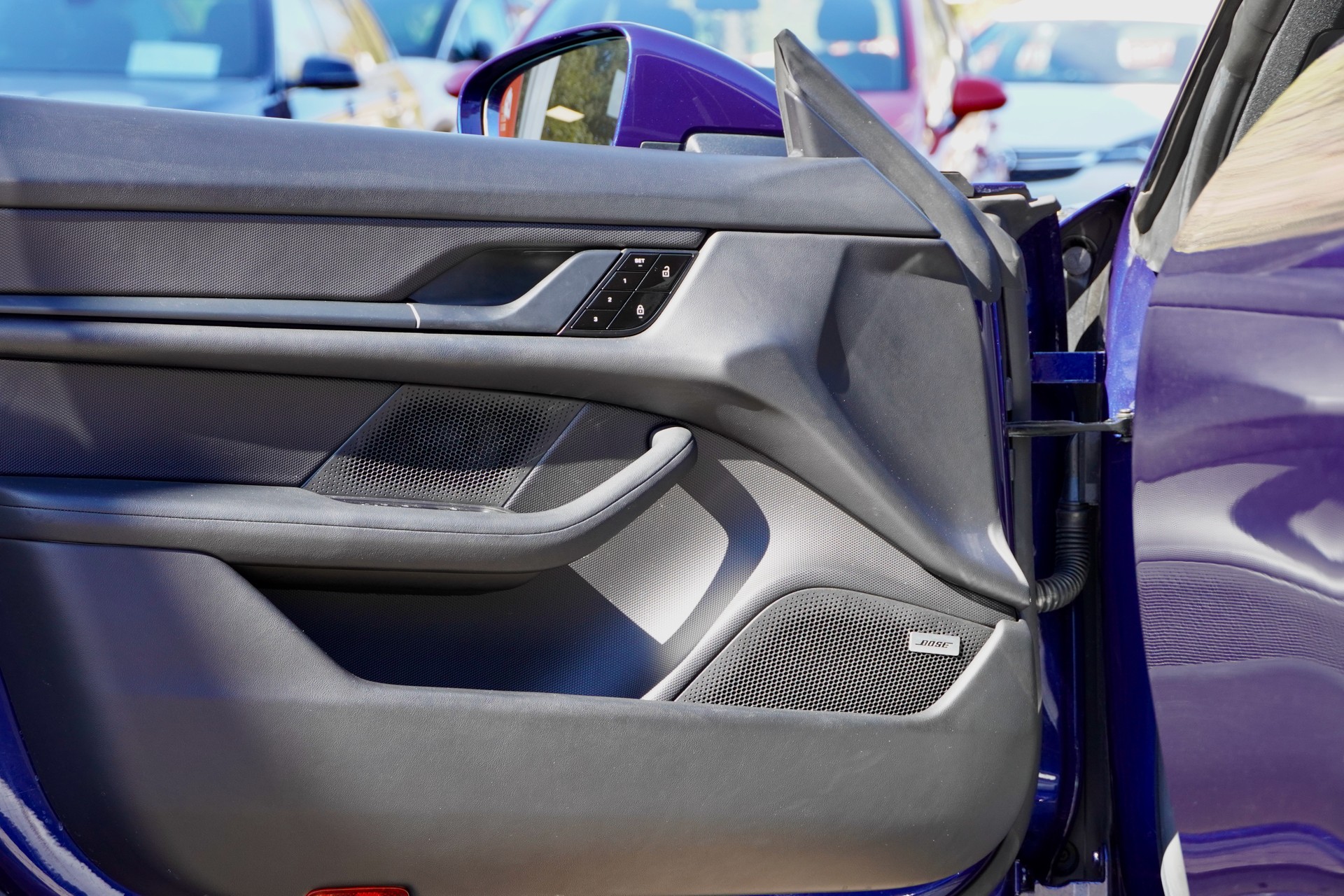 PORSCHE Taycan 4S-image-7