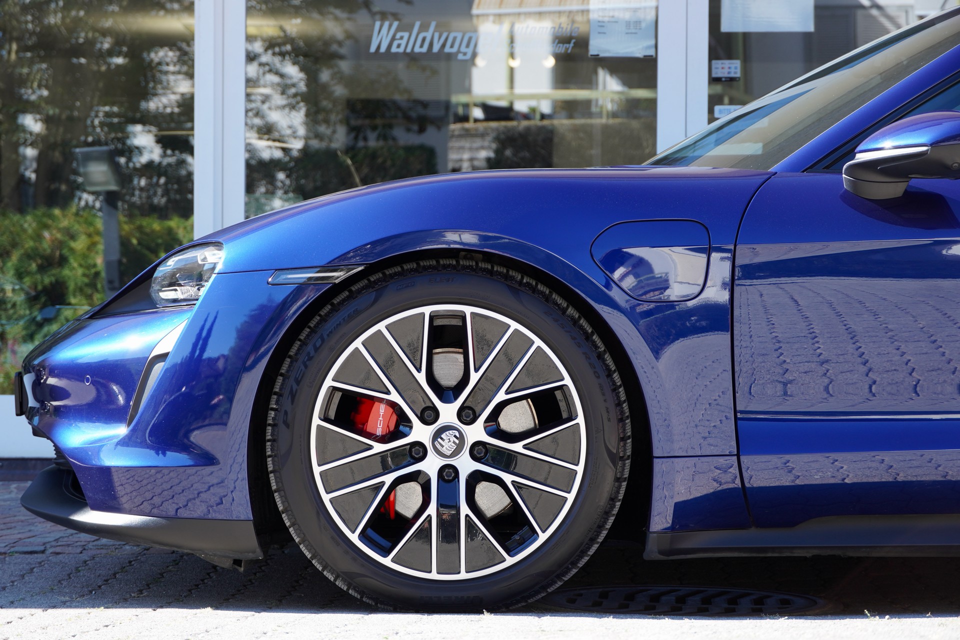 PORSCHE Taycan 4S-image-3