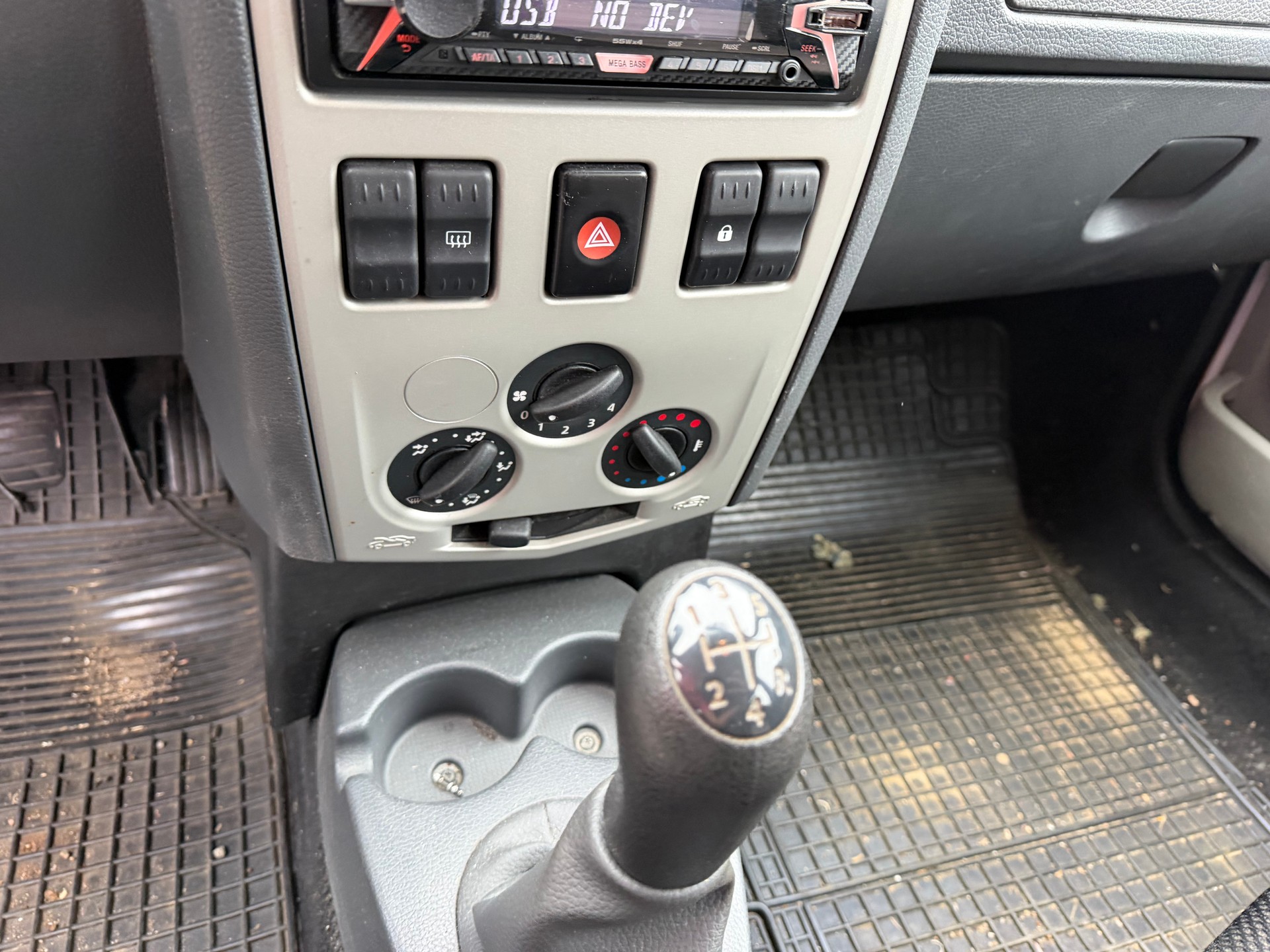 DACIA Logan 1.6-image-5