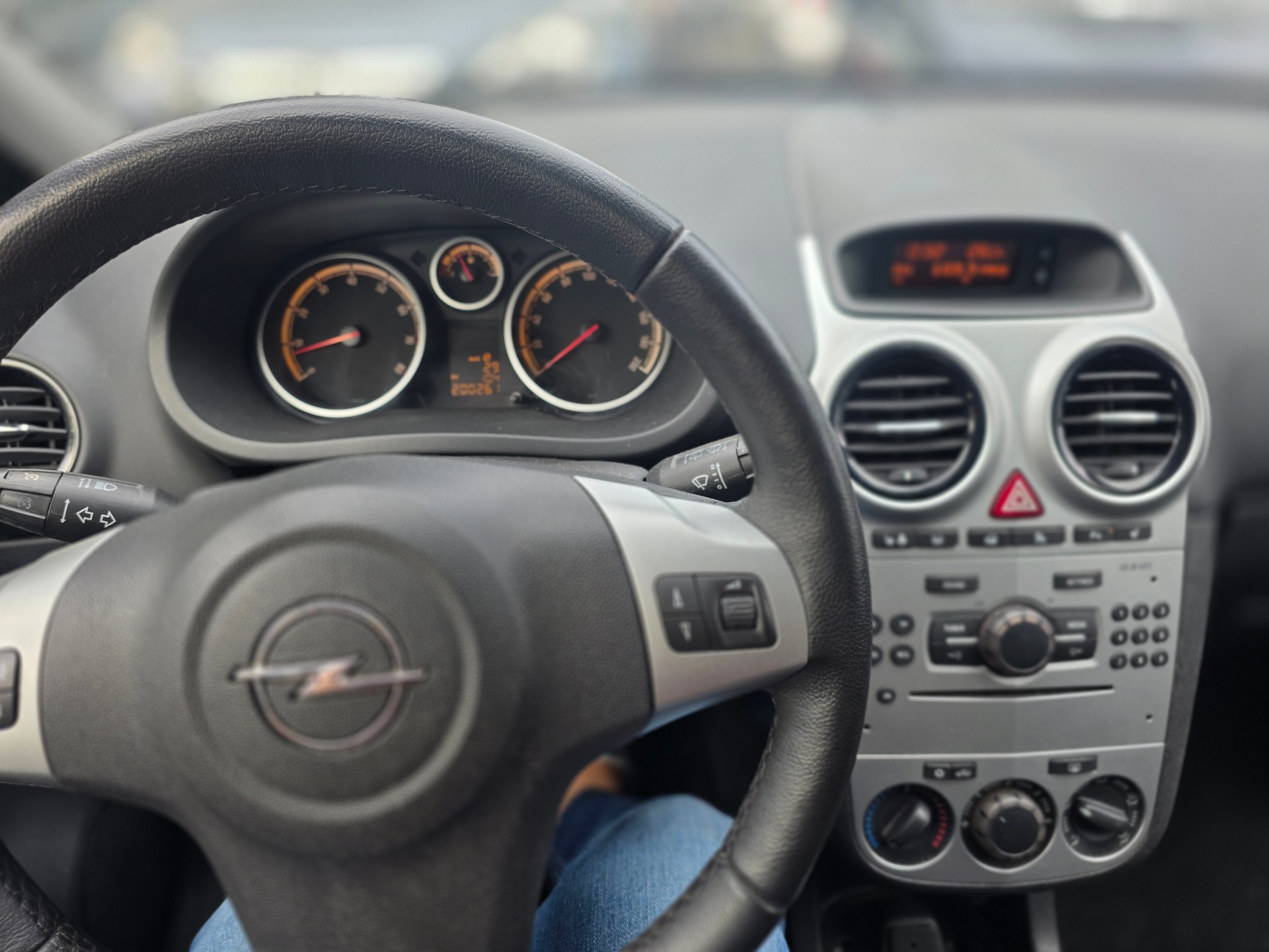 OPEL Corsa 1.4 TP Anniversary Edition-image-5