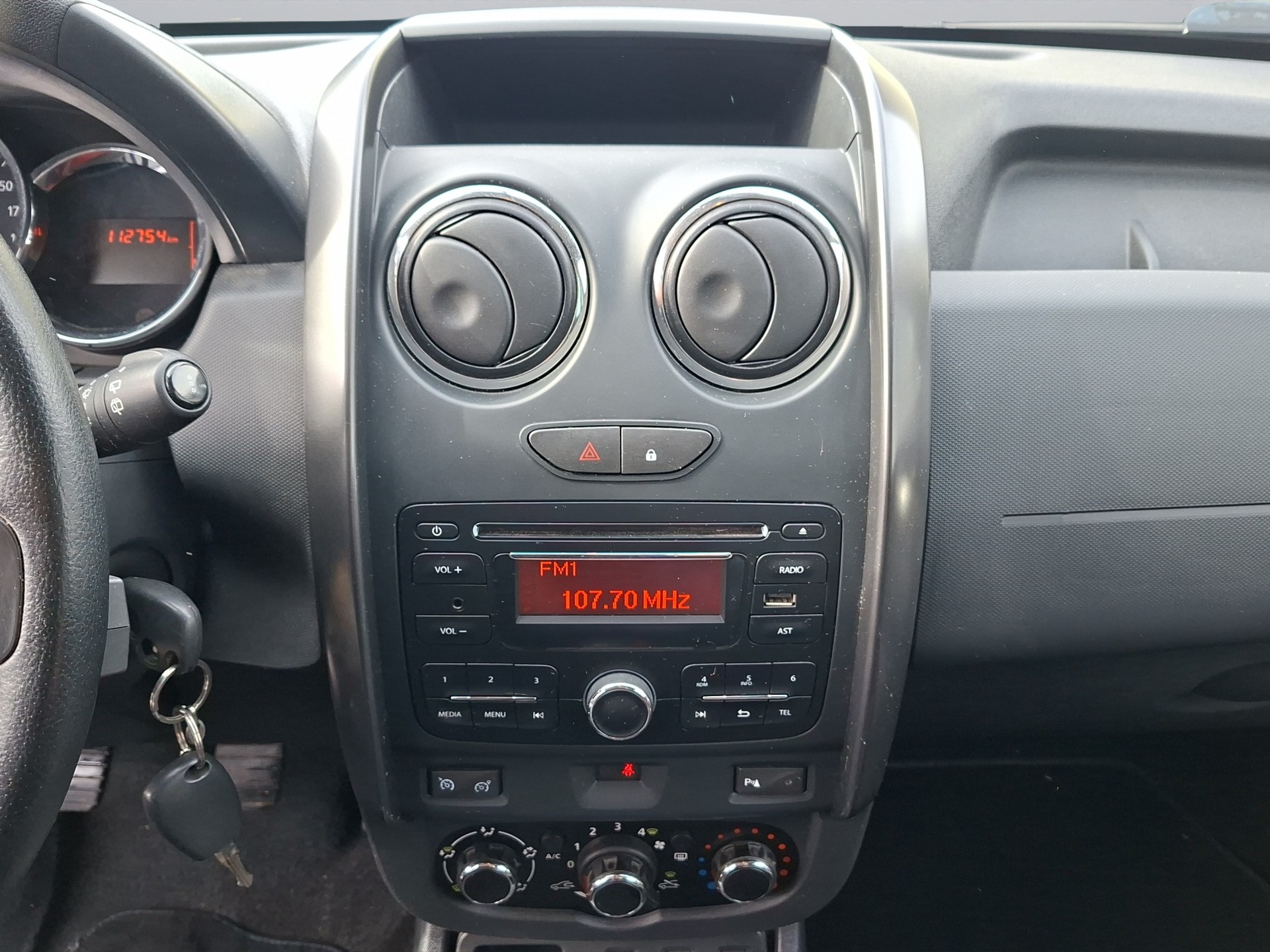 DACIA Duster 1.2 T Ambiance 4x2-image-15