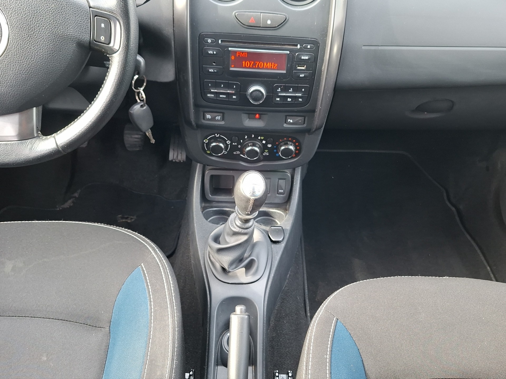 DACIA Duster 1.2 T Ambiance 4x2-image-14