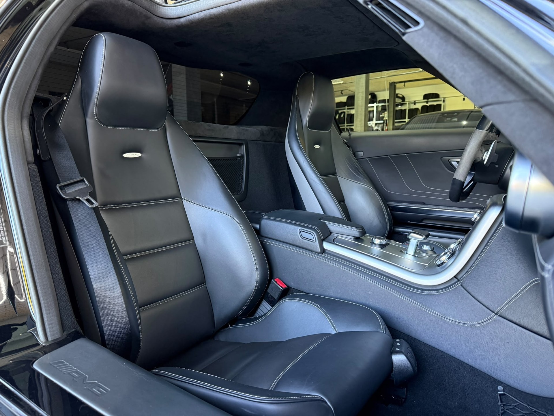 MERCEDES-BENZ SLS 63 AMG Speedshift-image-9