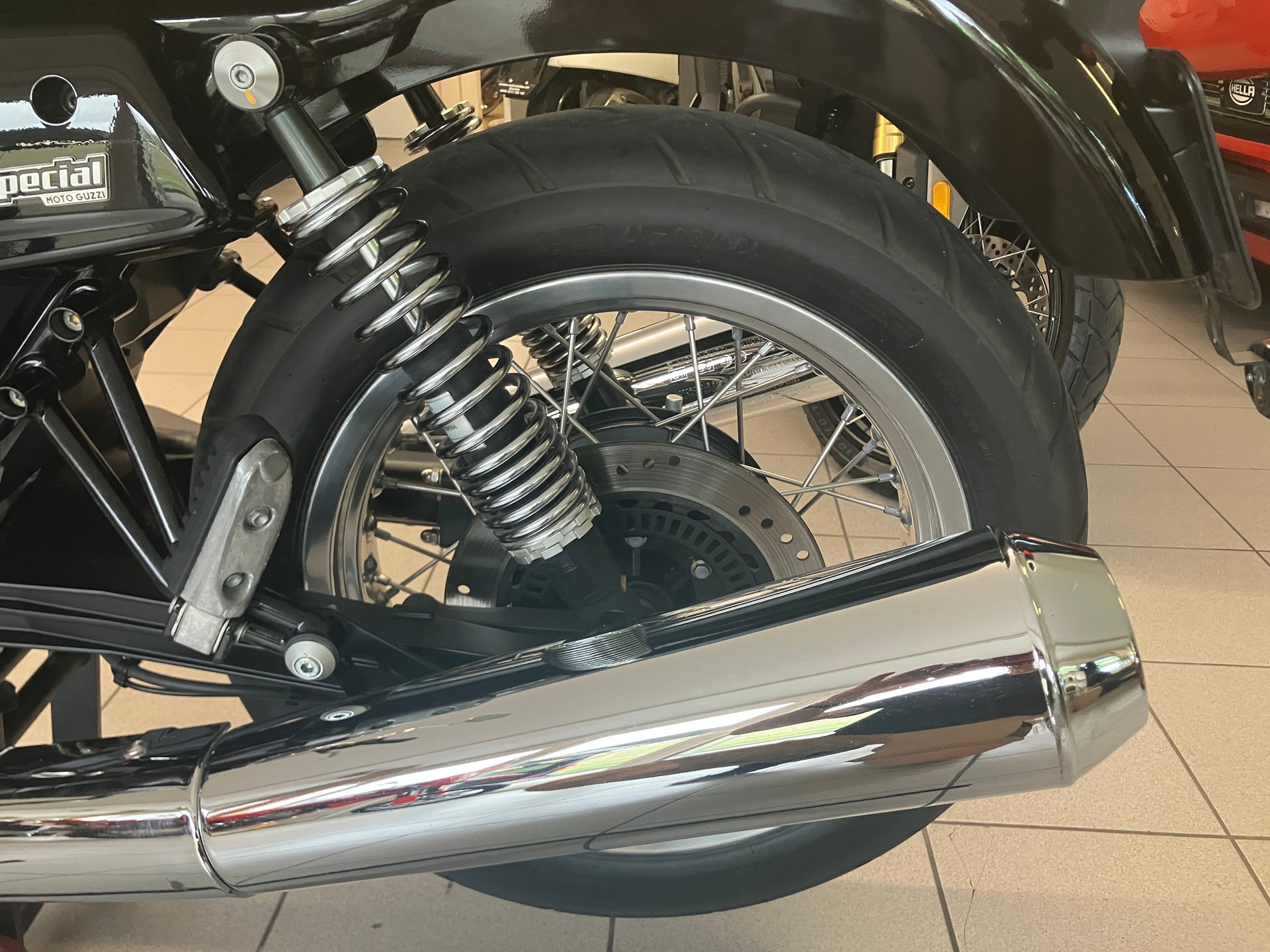 MOTO GUZZI V7 III Special 750 ABS-image-3