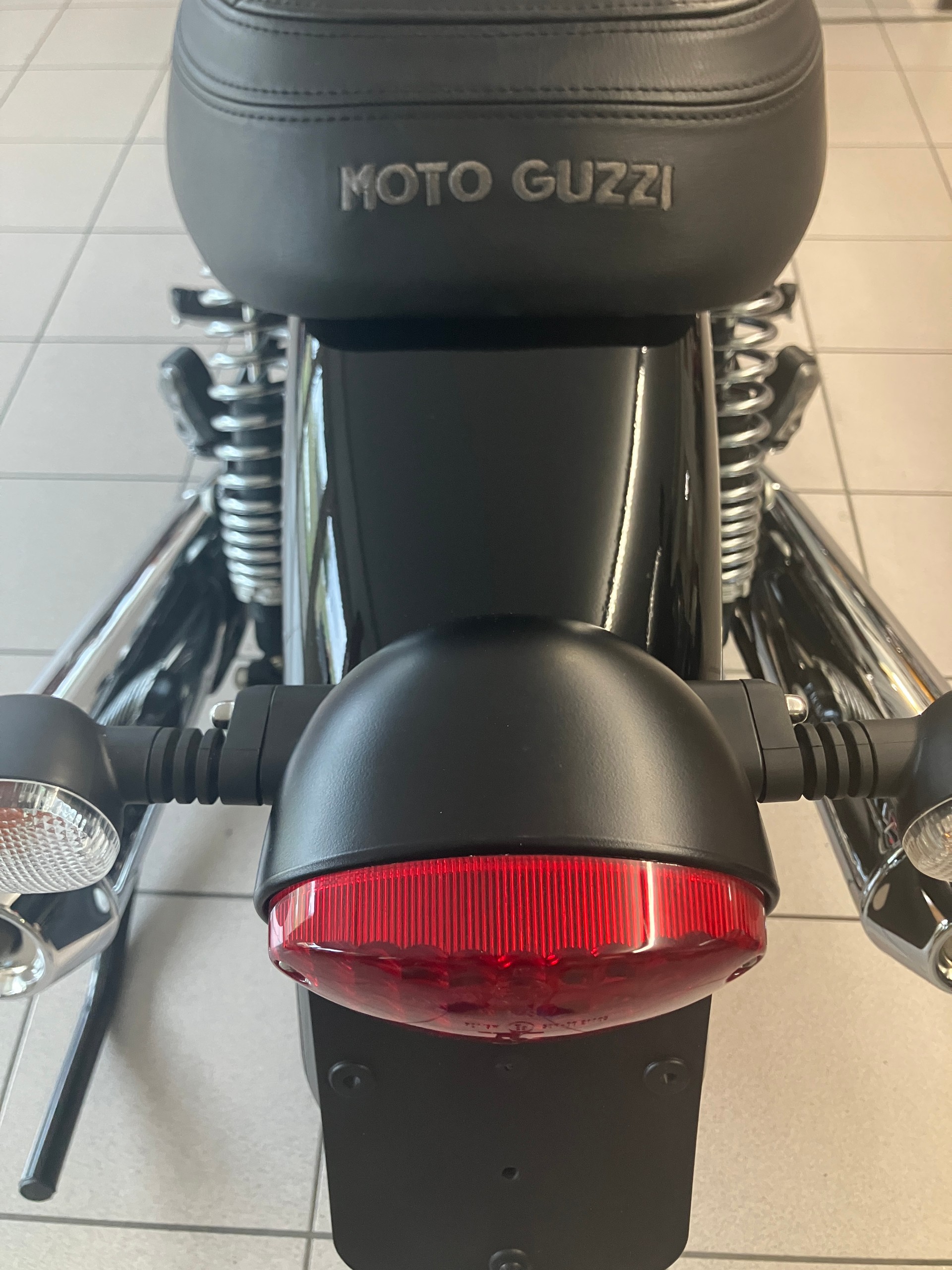 MOTO GUZZI V7 III Special 750 ABS-image-4