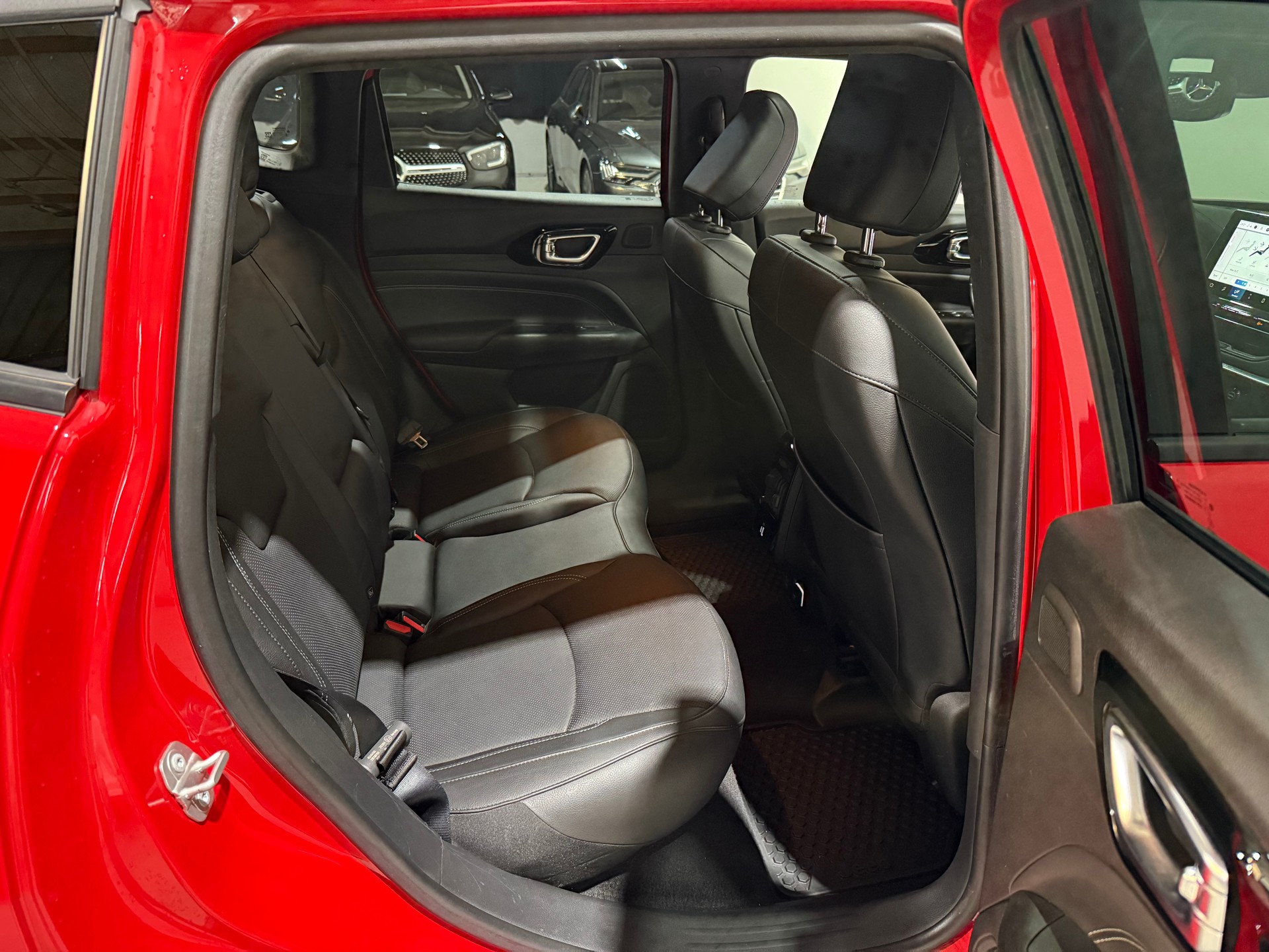 JEEP Compass 1.3 T PHEV S AWD-image-14