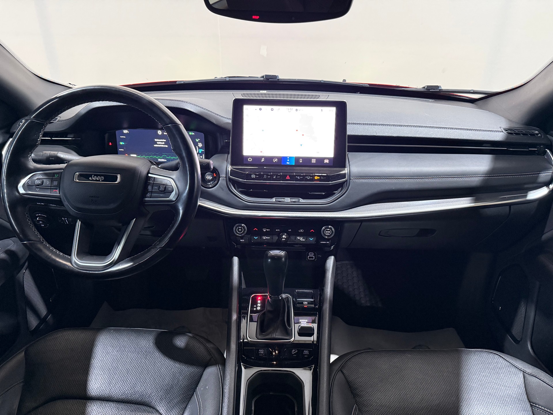 JEEP Compass 1.3 T PHEV S AWD-image-11