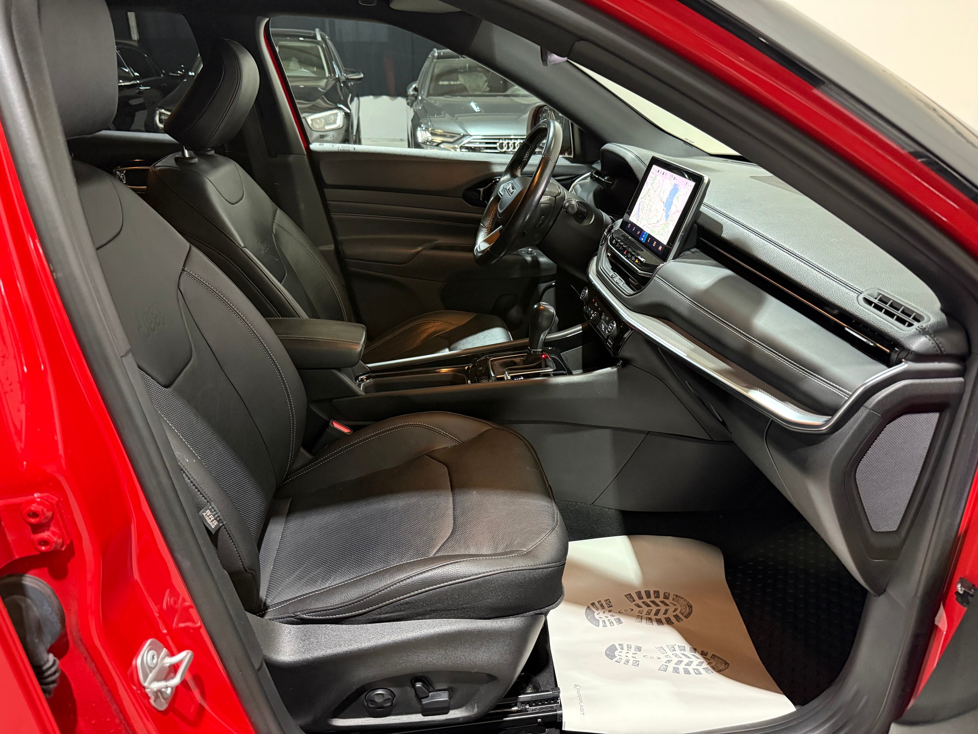 JEEP Compass 1.3 T PHEV S AWD-image-13
