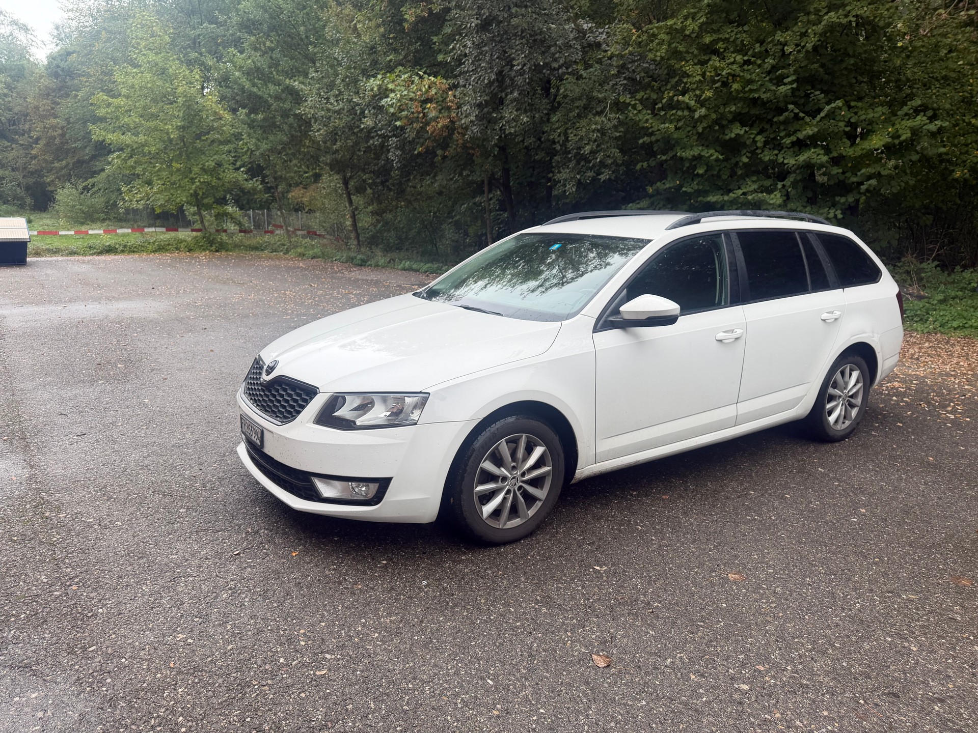 SKODA Octavia Combi 1.8 TSI Ambition 4x4 DSG-image-1