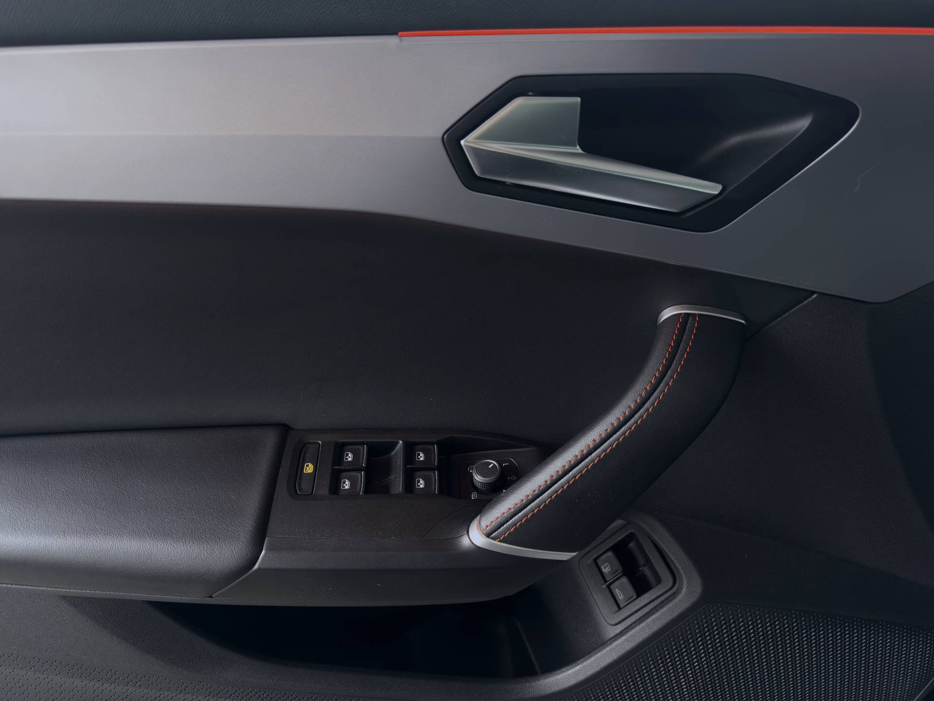 SEAT Leon ST 1.4 eHybrid FR DSG-image-12