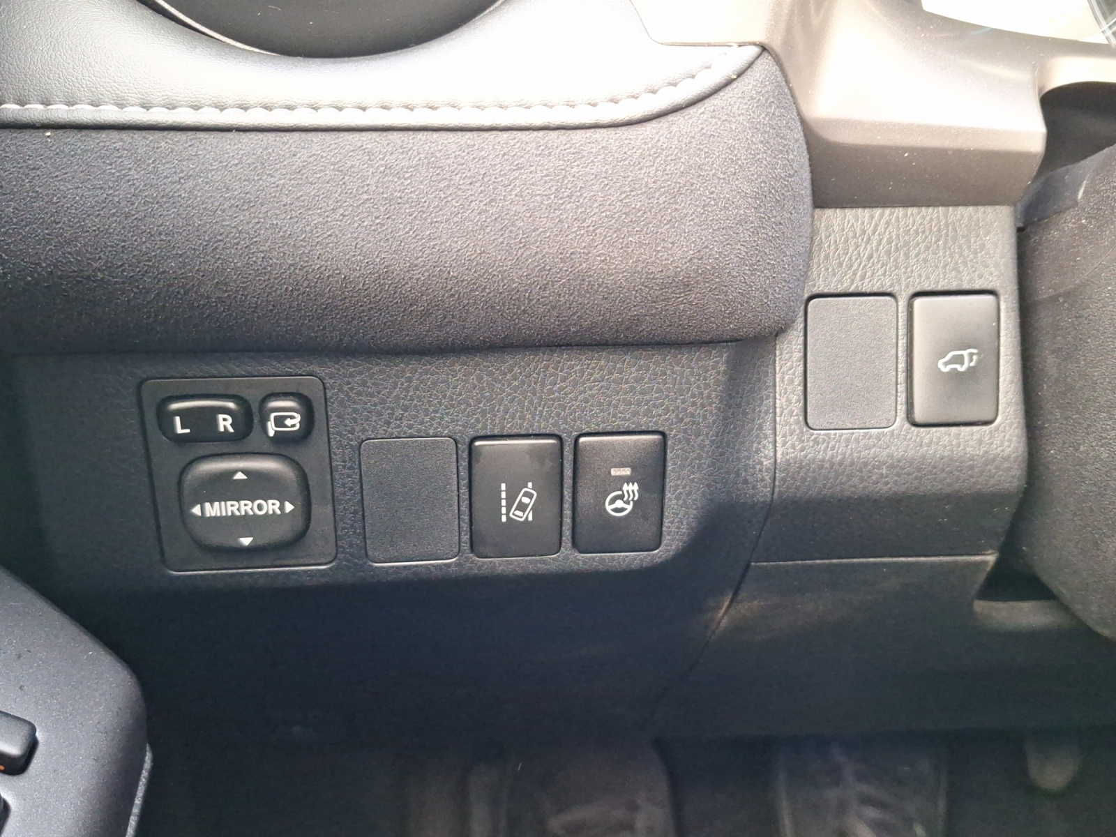 TOYOTA RAV4 2.5 HSD Sapphire-image-19