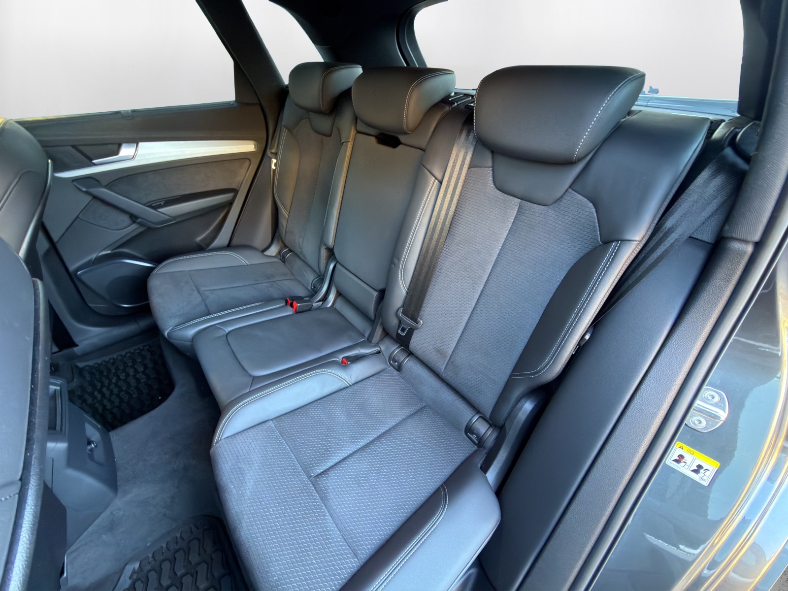 AUDI Q5 40 TFSI S line quattro S-tronic-image-10