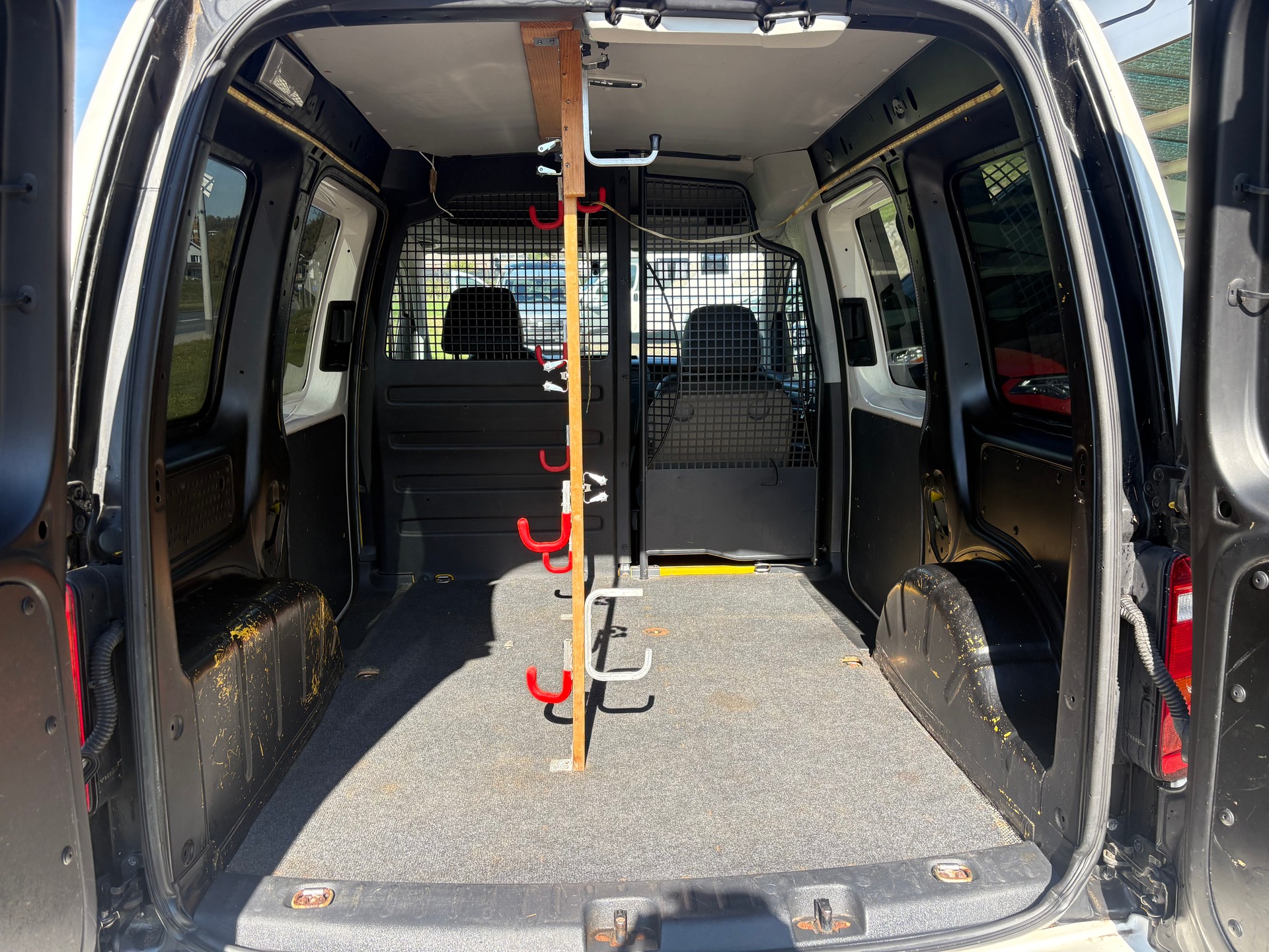 VW CADDY-image-11