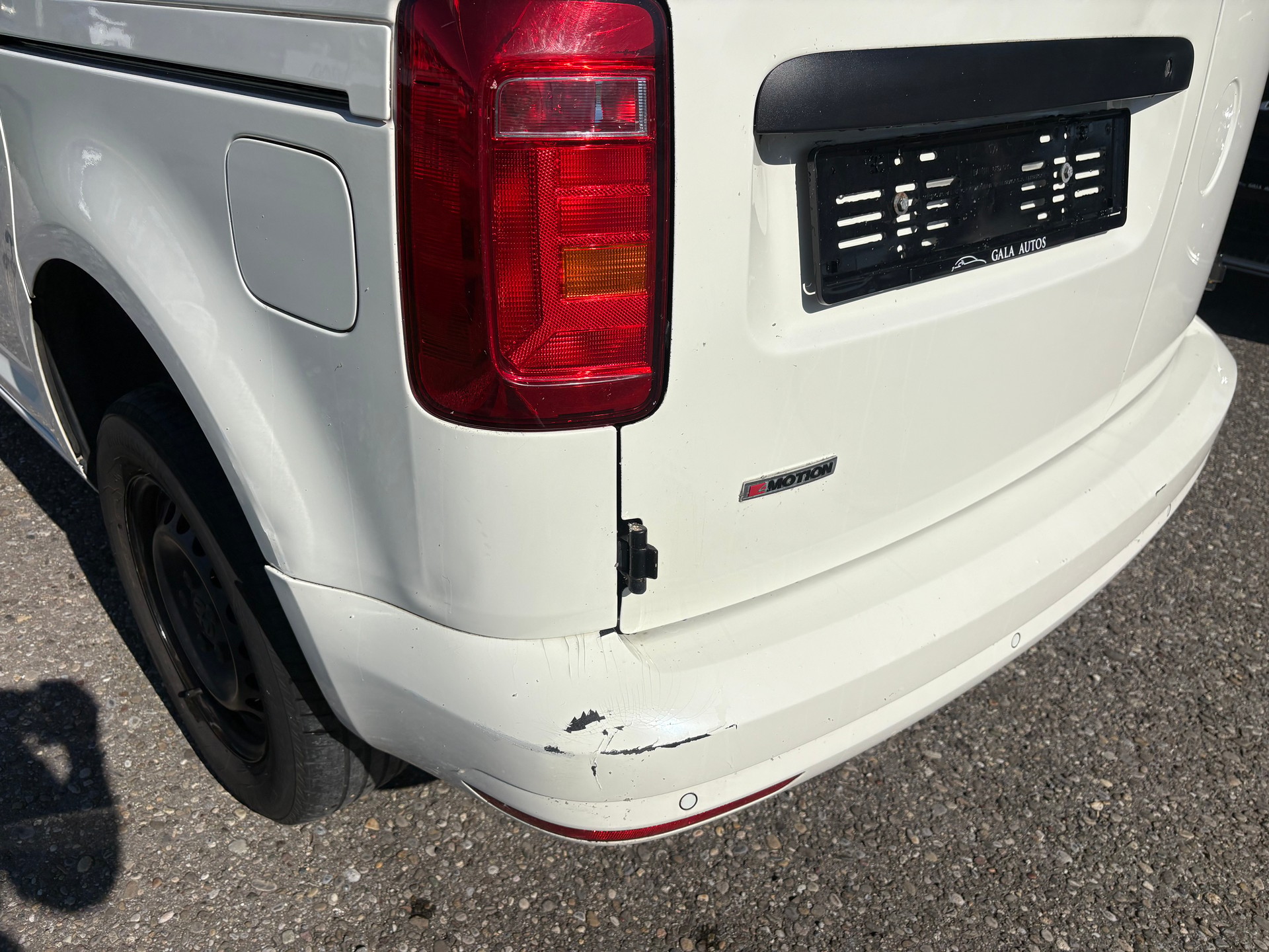 VW CADDY-image-12