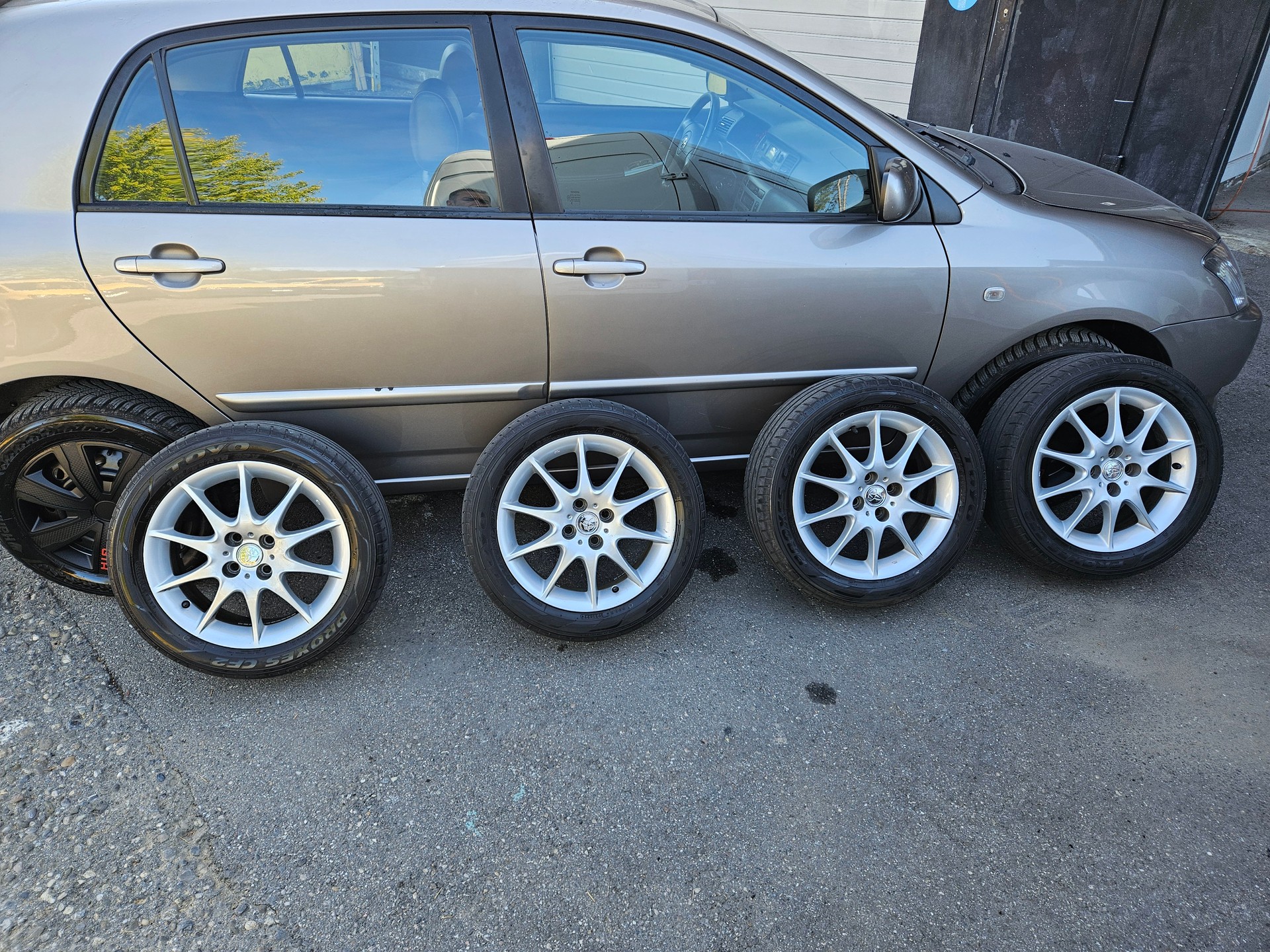 TOYOTA Corolla 1.8 TS Dynamic-image-14
