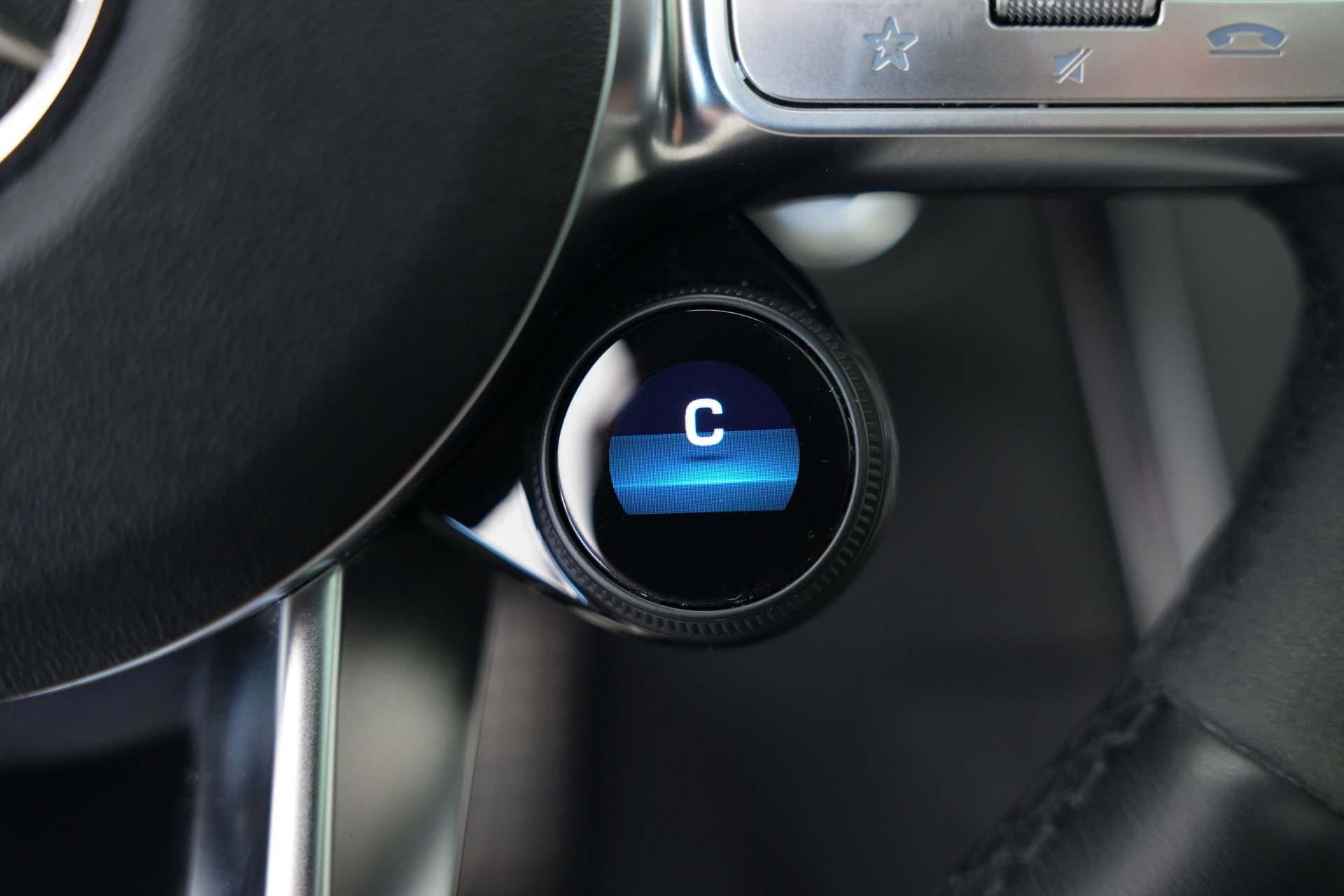 MERCEDES-BENZ GLC 63 S AMG 4Matic 9G-Tronic *CH-Fahrzeug*-image-35
