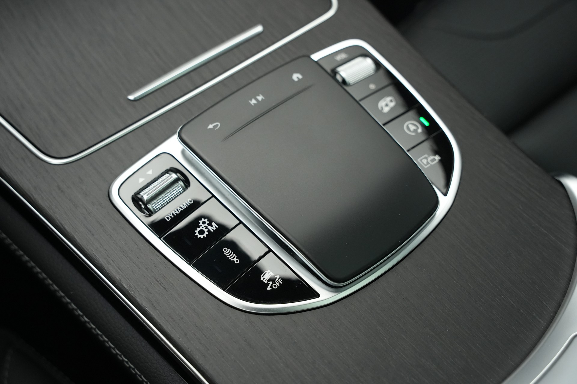 MERCEDES-BENZ GLC 63 S AMG 4Matic 9G-Tronic *CH-Fahrzeug*-image-37