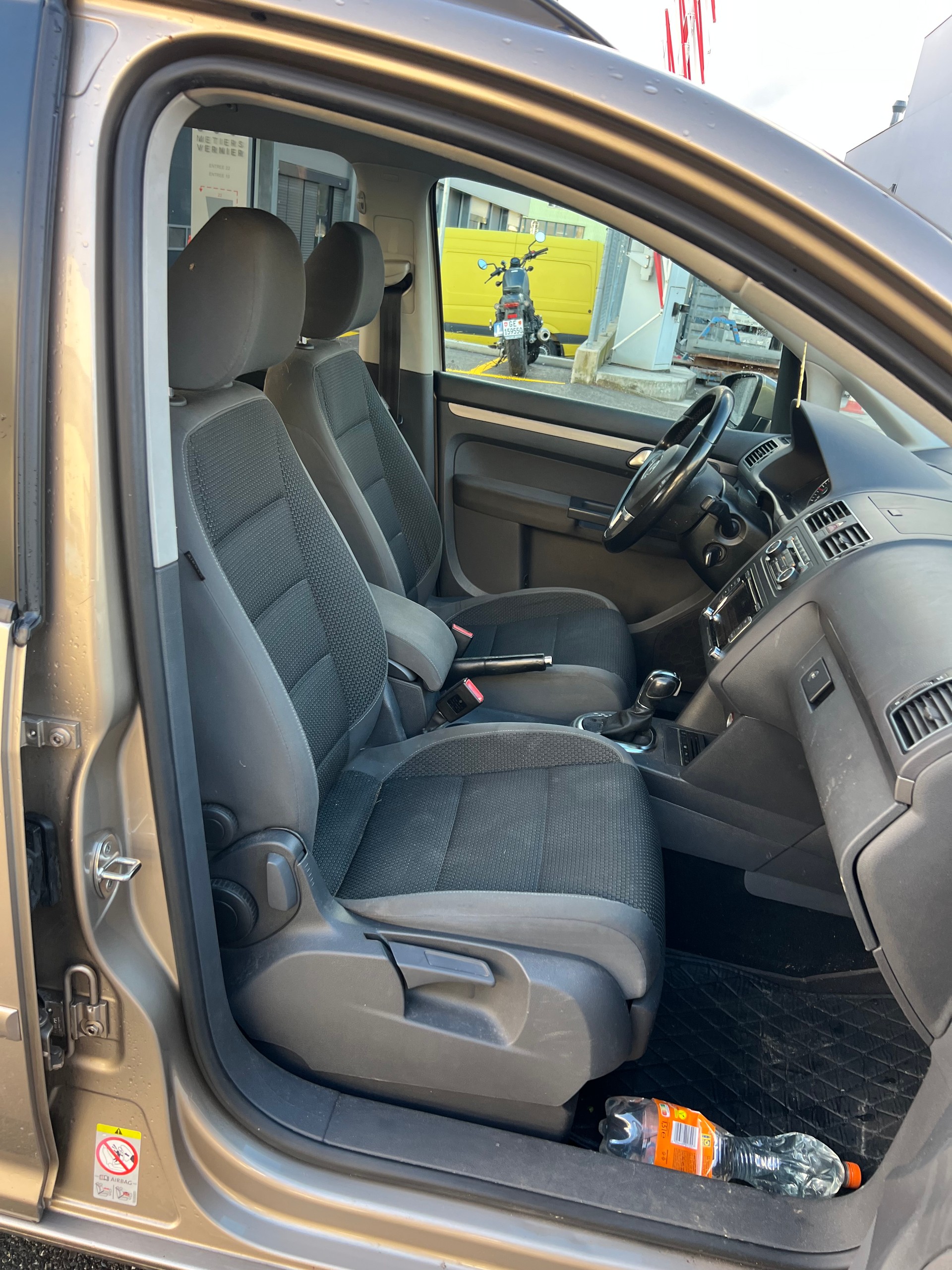 VW Touran 1.6 TDI Trendline DSG-image-13