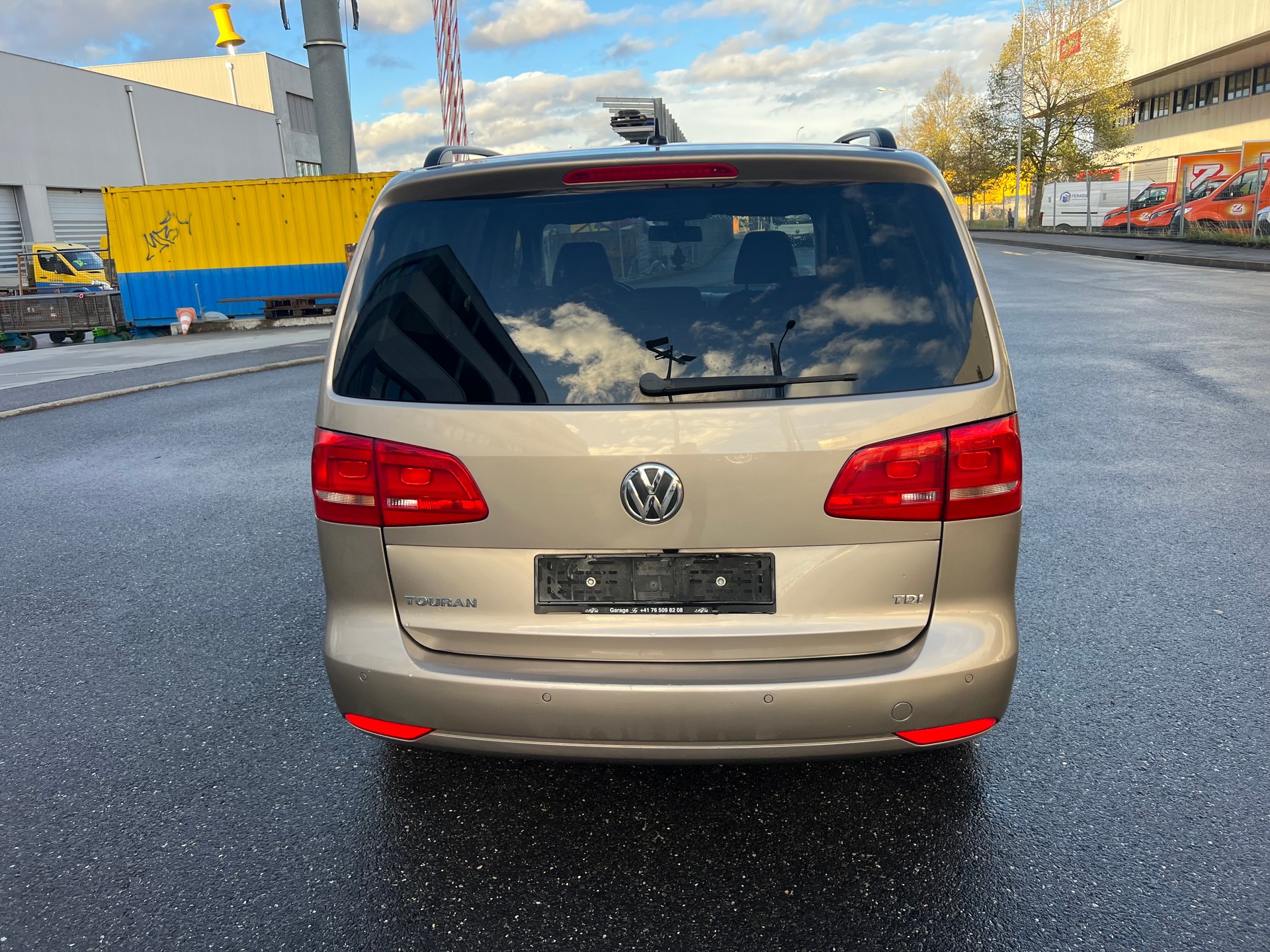 VW Touran 1.6 TDI Trendline DSG-image-3