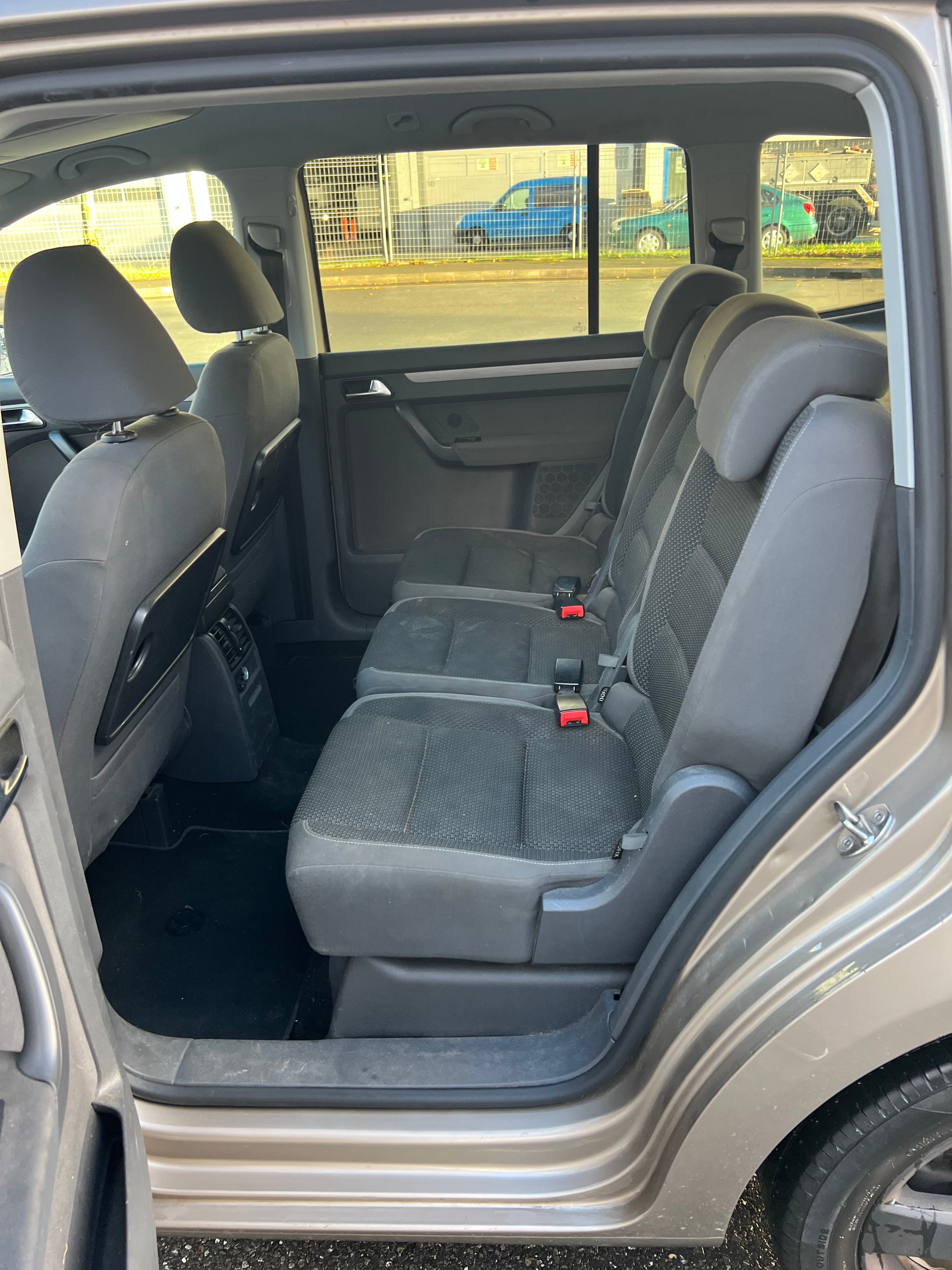 VW Touran 1.6 TDI Trendline DSG-image-14