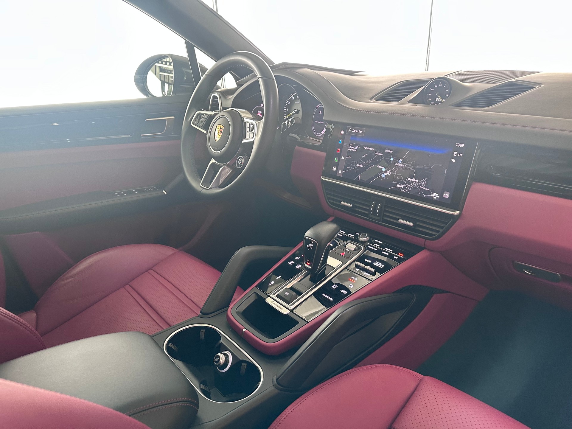 PORSCHE Cayenne Coupé 3.0 V6 E-Hybrid-image-25
