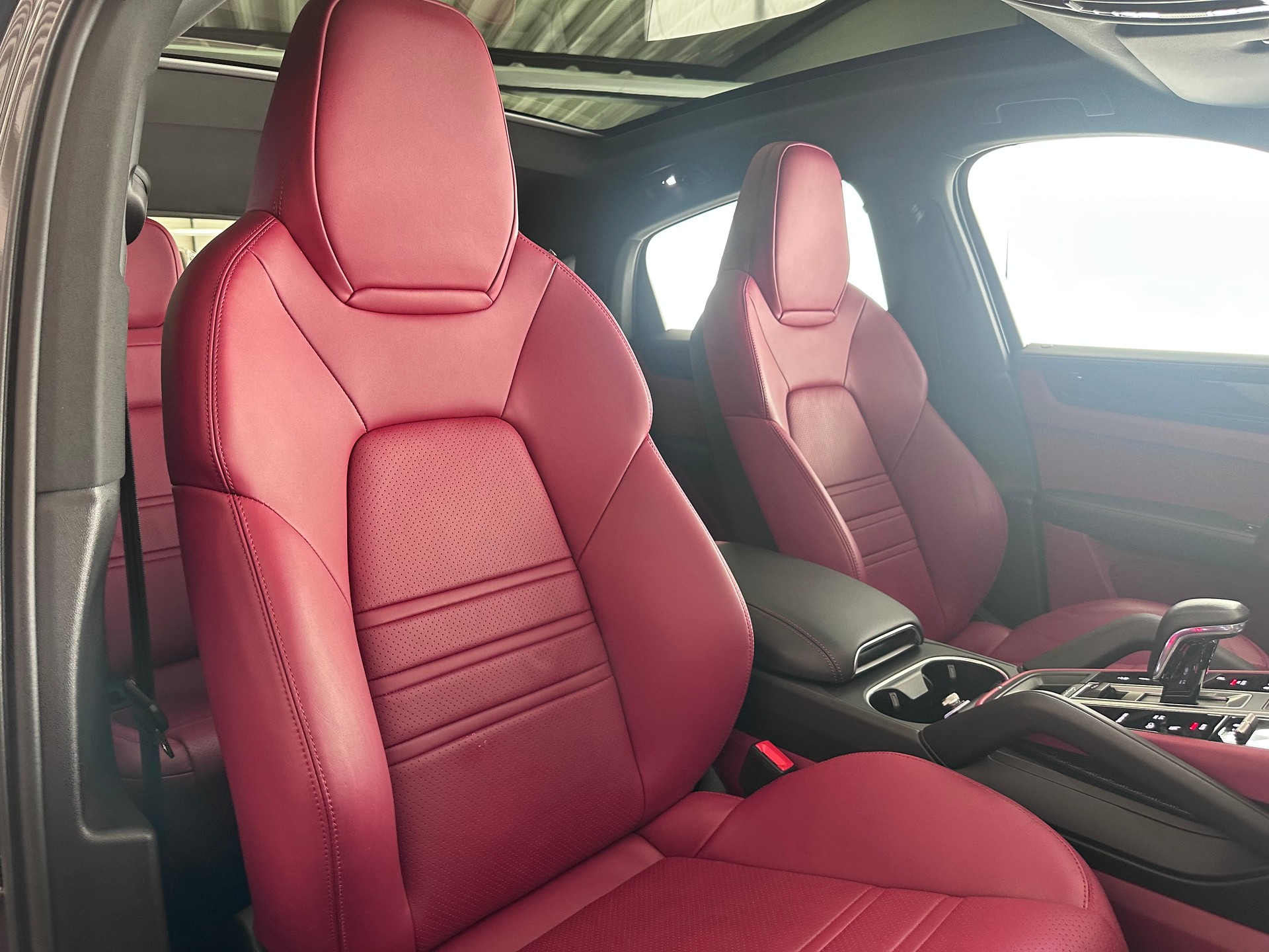 PORSCHE Cayenne Coupé 3.0 V6 E-Hybrid-image-26