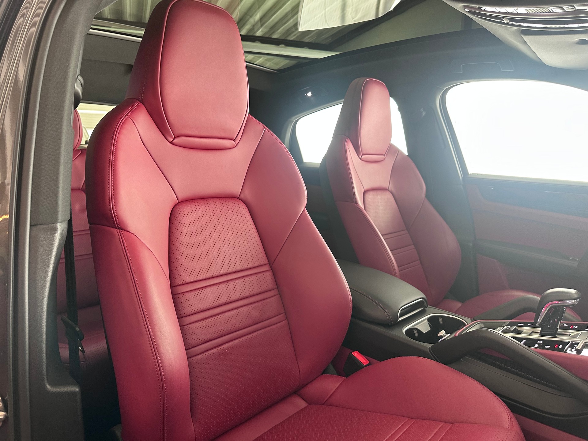 PORSCHE Cayenne Coupé 3.0 V6 E-Hybrid-image-21