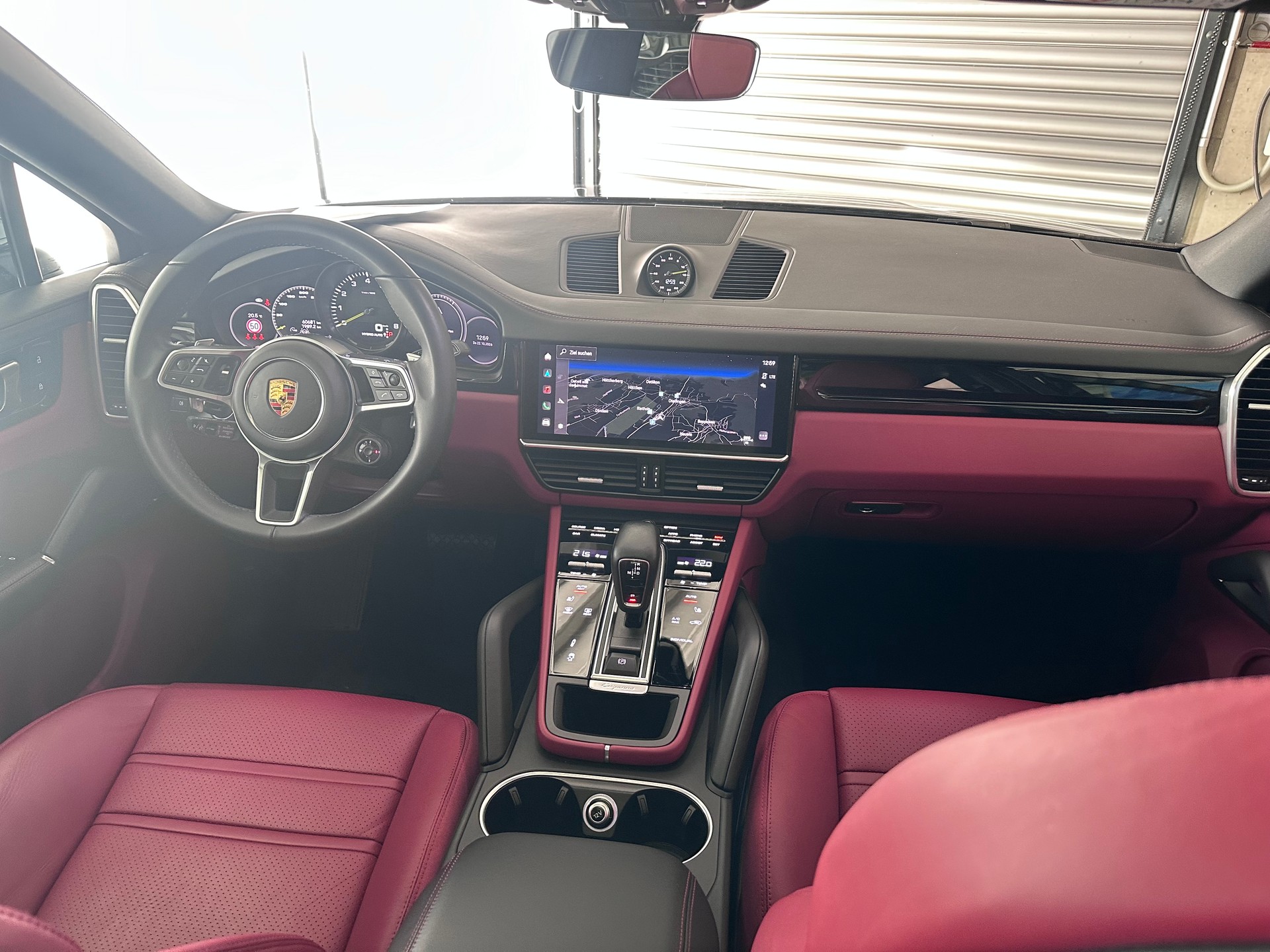 PORSCHE Cayenne Coupé 3.0 V6 E-Hybrid-image-23